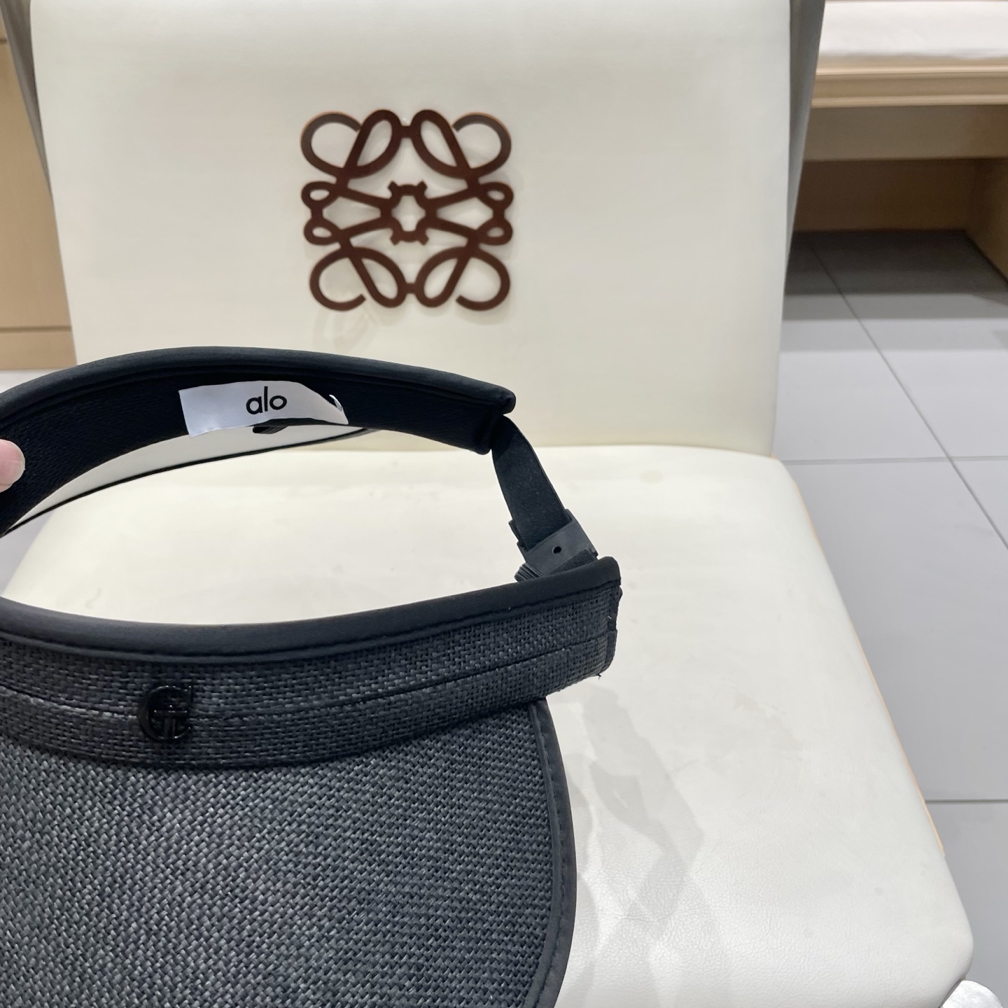  alo～新款可折叠空顶帽，小仙女🧚空顶帽
洋气十足，轻便卷边收纳，出门妥妥哒！
夏日必备单品！