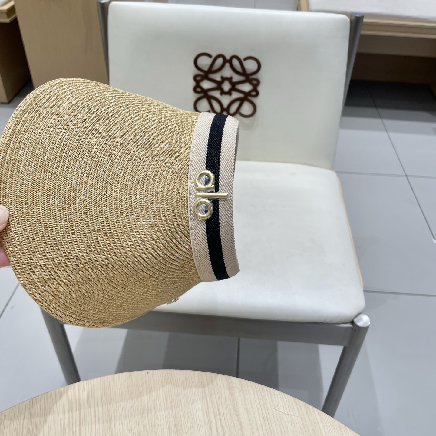  alo～新款空顶帽，小仙女🧚空顶帽
洋气十足出门妥妥哒！
夏日必备单品！