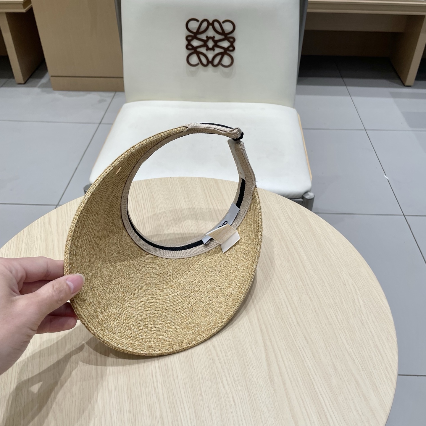  alo～新款空顶帽，小仙女🧚空顶帽
洋气十足出门妥妥哒！
夏日必备单品！