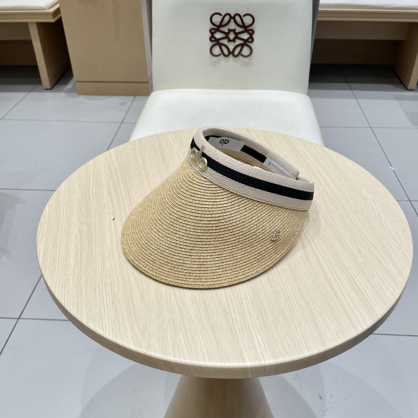  alo～新款空顶帽，小仙女🧚空顶帽
洋气十足出门妥妥哒！
夏日必备单品！