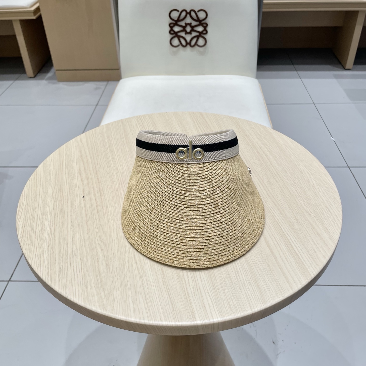  alo～新款空顶帽，小仙女🧚空顶帽
洋气十足出门妥妥哒！
夏日必备单品！