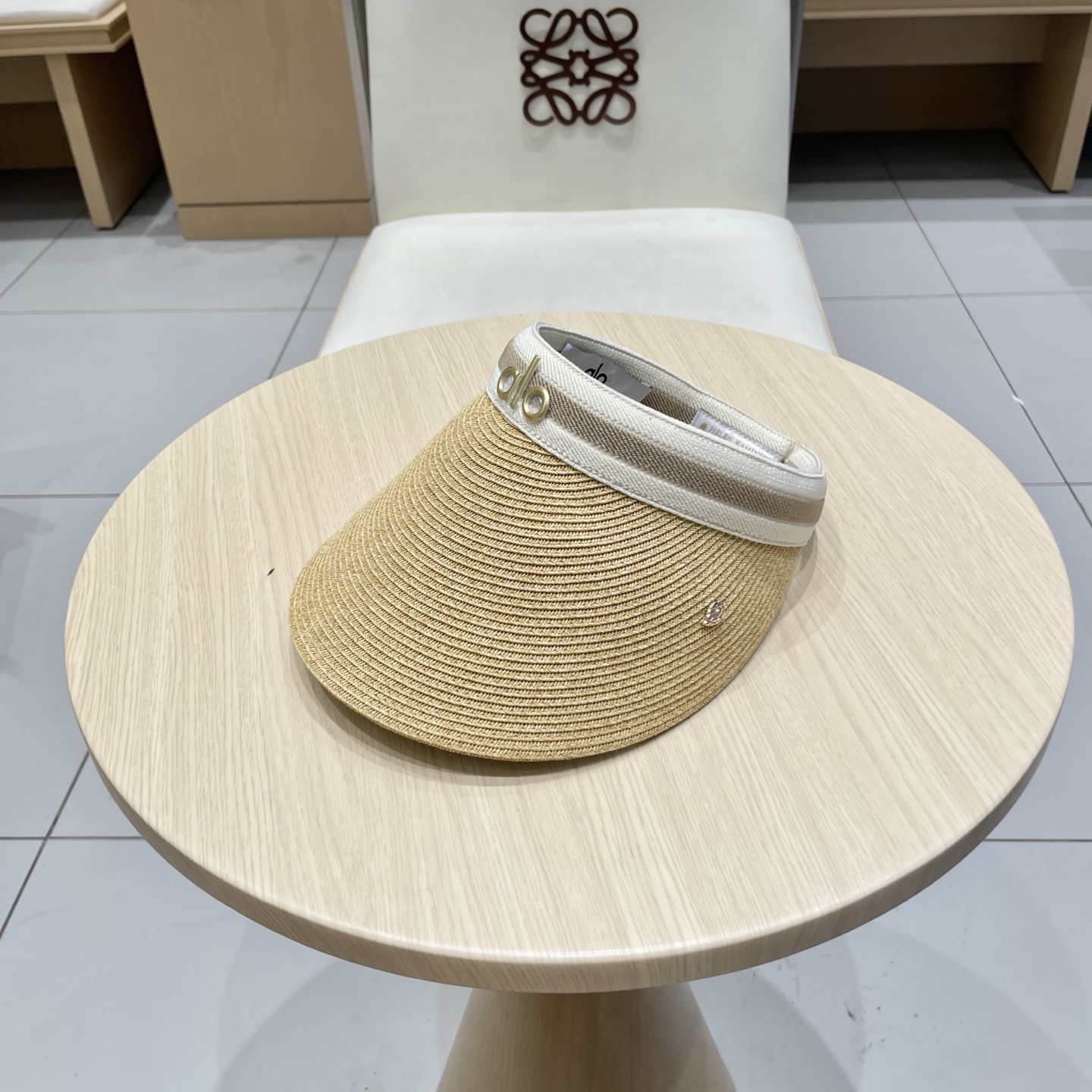  alo～新款空顶帽，小仙女🧚空顶帽
洋气十足出门妥妥哒！
夏日必备单品！