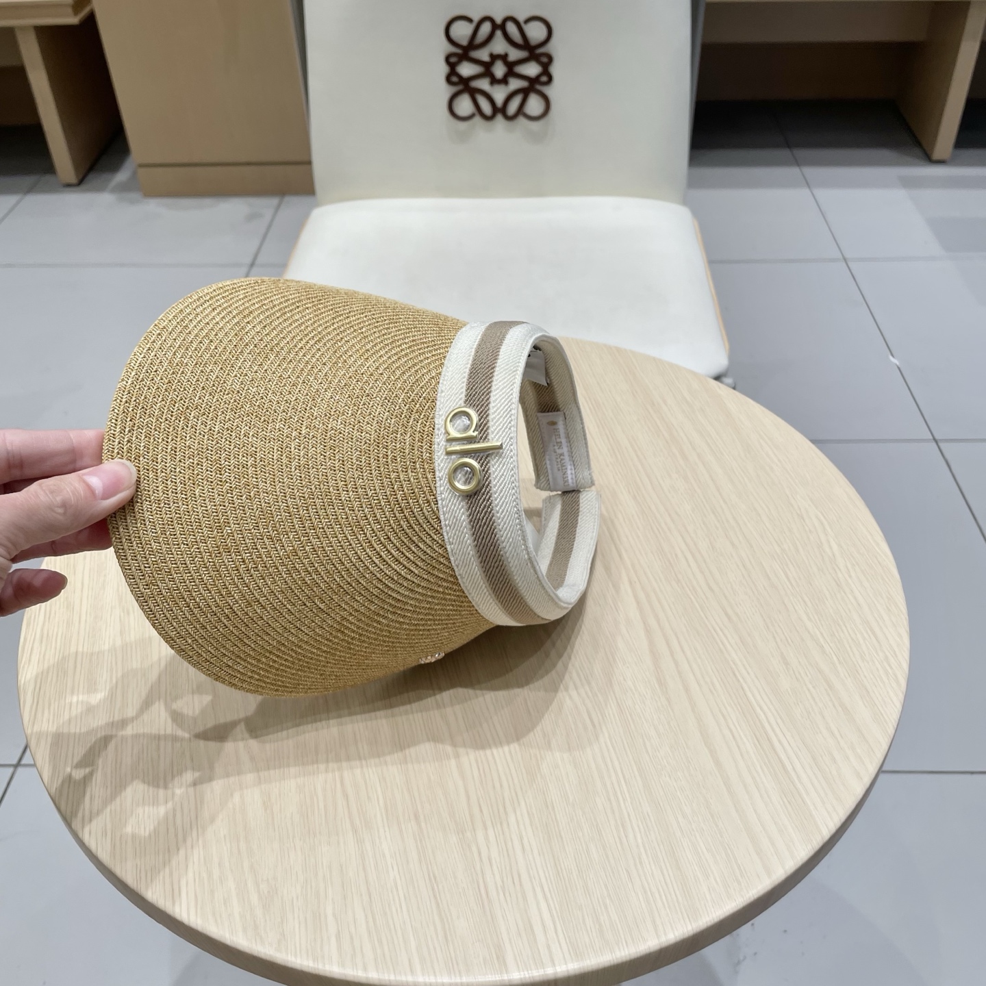  alo～新款空顶帽，小仙女🧚空顶帽
洋气十足出门妥妥哒！
夏日必备单品！