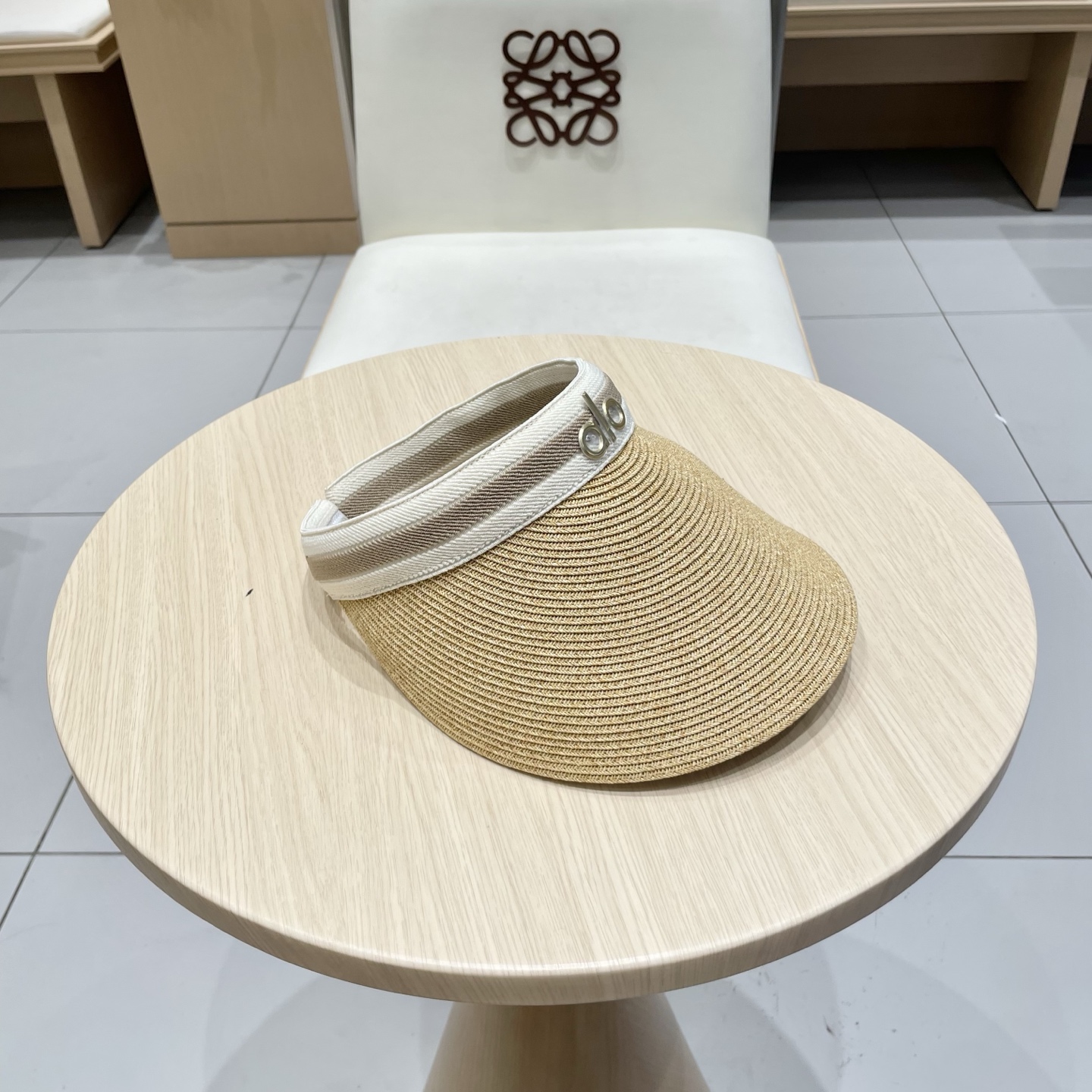  alo～新款空顶帽，小仙女🧚空顶帽
洋气十足出门妥妥哒！
夏日必备单品！