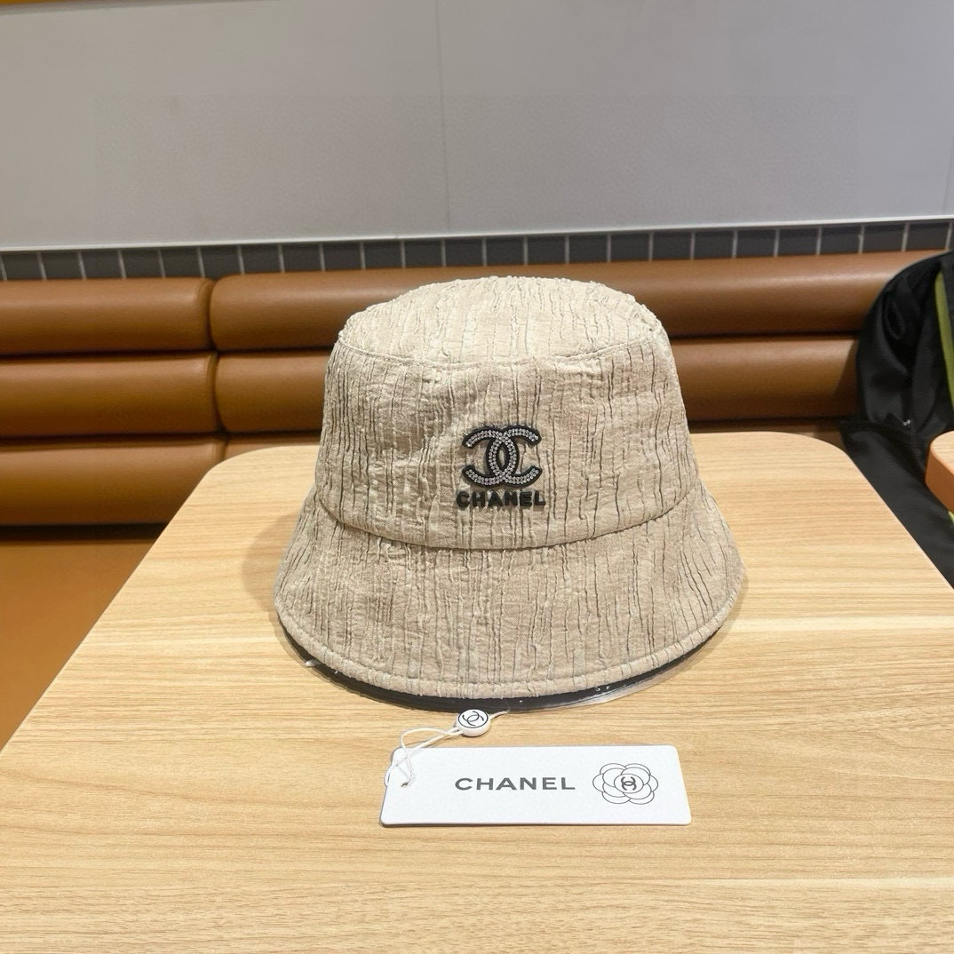    【CHANEL香奈儿】新款高级感小香风渔夫帽，遮阳又超好搭配，出街单品
