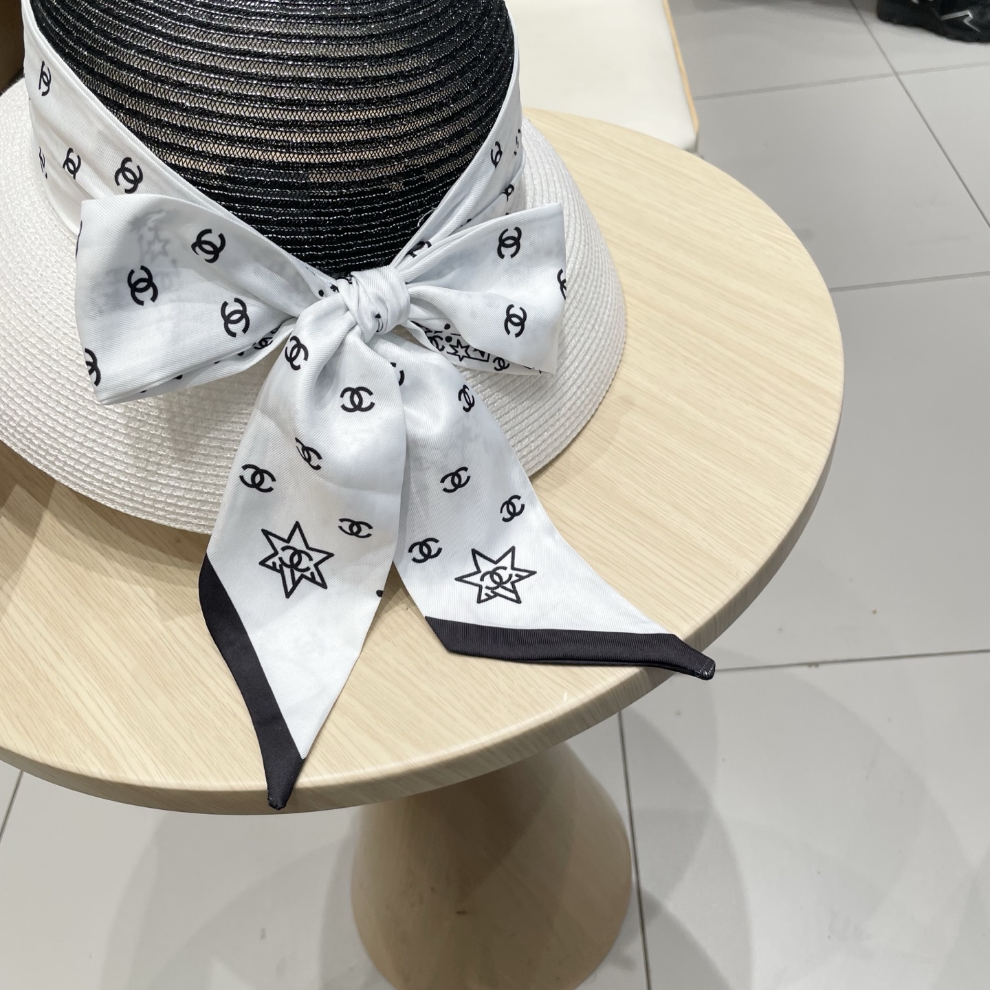 Chanel香奈儿新款草帽，搭配真丝飘带，仙女出游必备，头围57cm