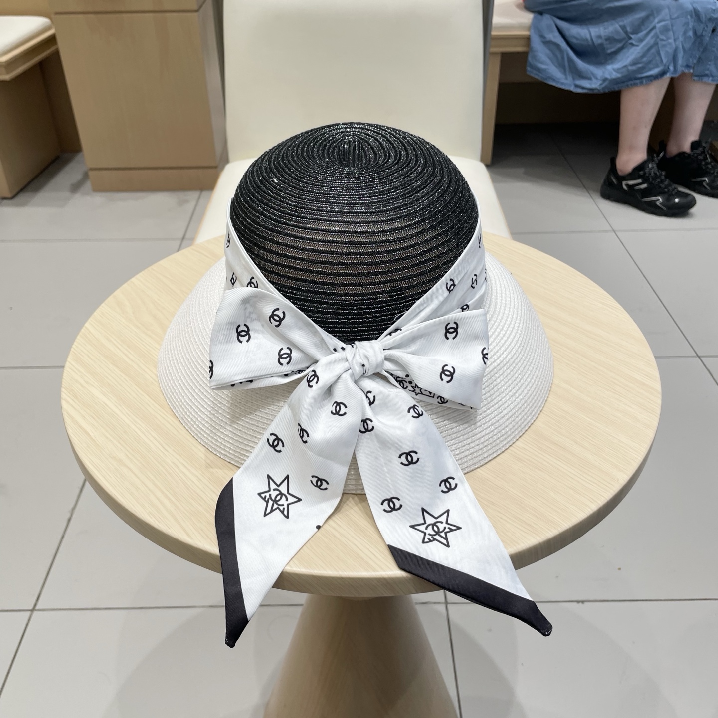 Chanel香奈儿新款草帽，搭配真丝飘带，仙女出游必备，头围57cm