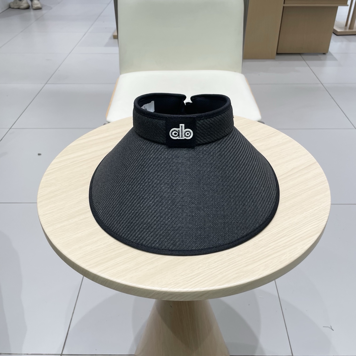 alo 上新‼️
春夏系列 ✨
精致百搭空顶帽