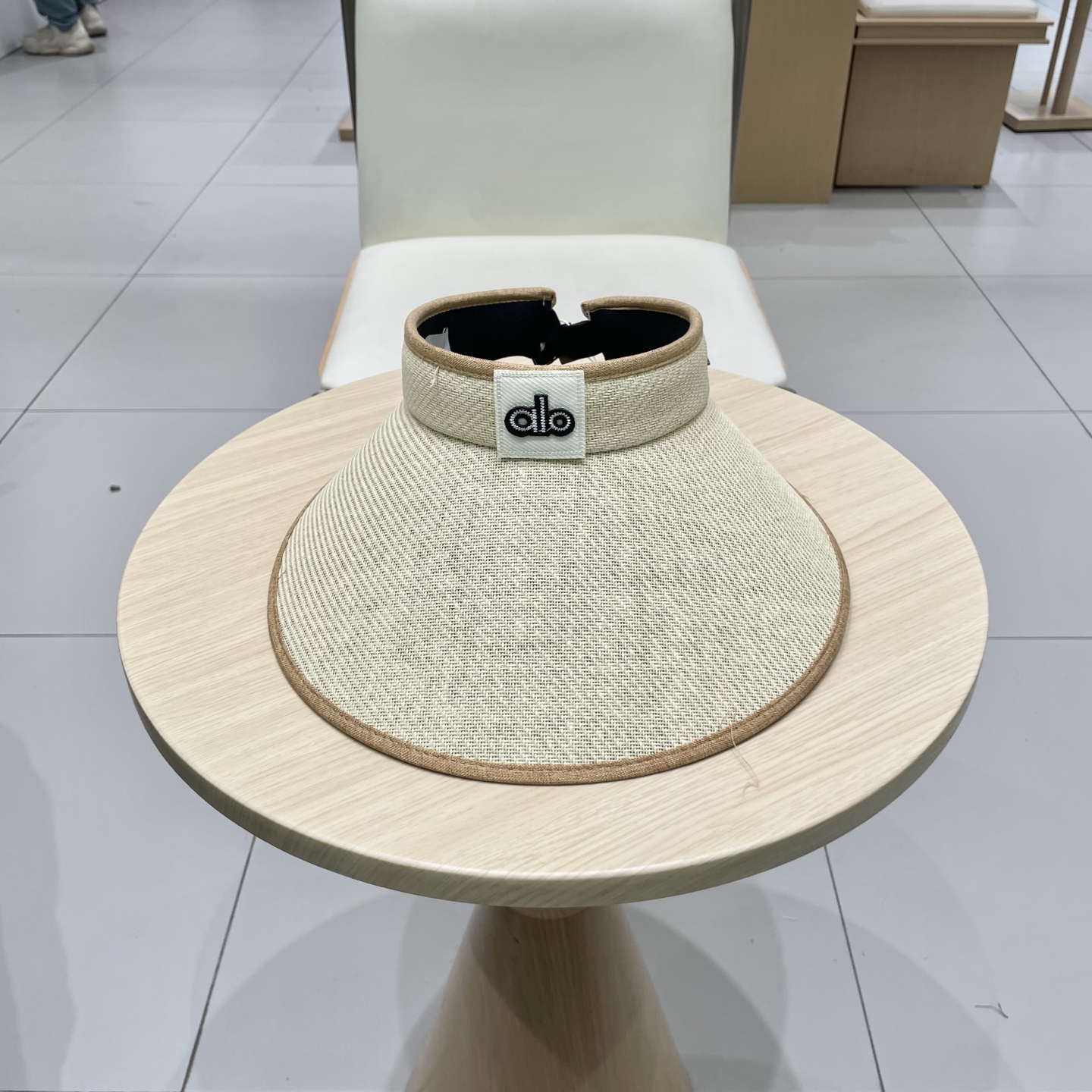 alo 上新‼️
春夏系列 ✨
精致百搭空顶帽