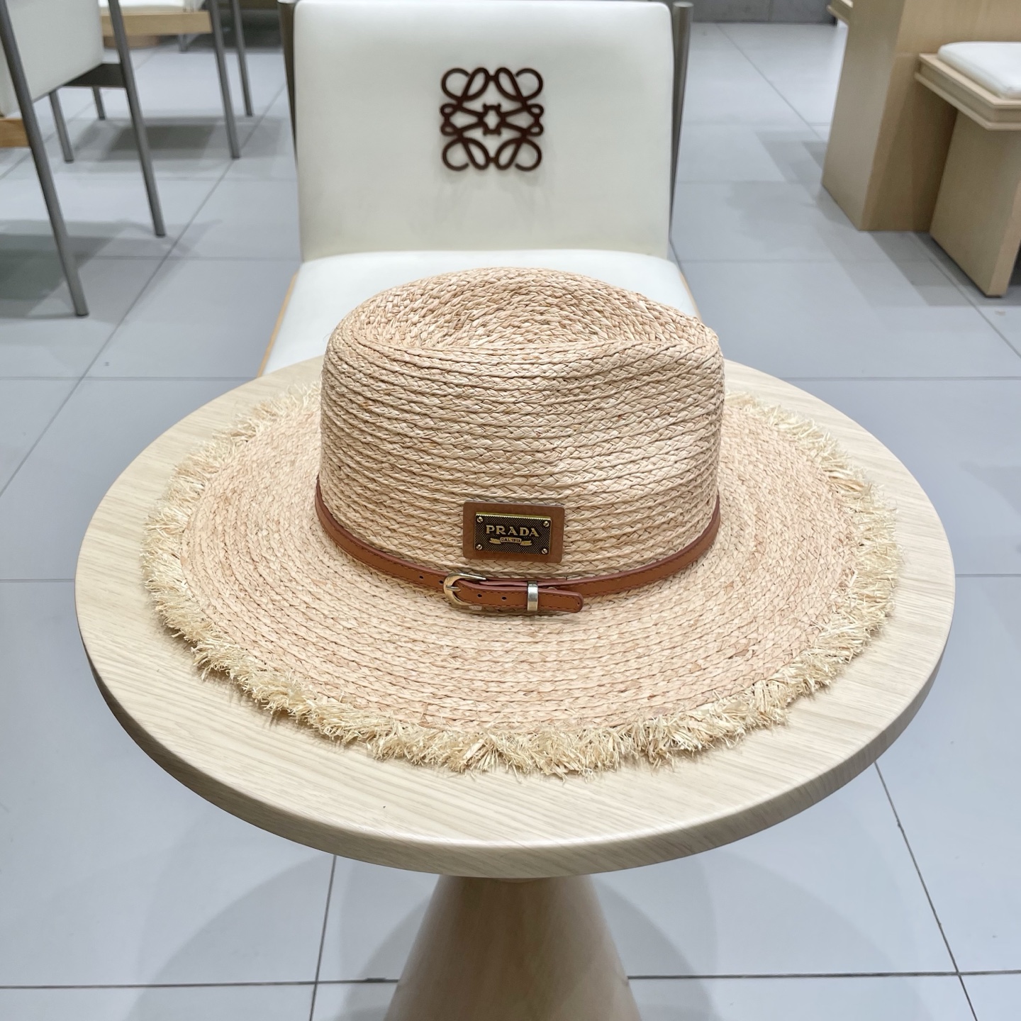  Prada普拉达拉菲草帽，礼帽，佩戴防风绳 轻盈百搭，头围57cm