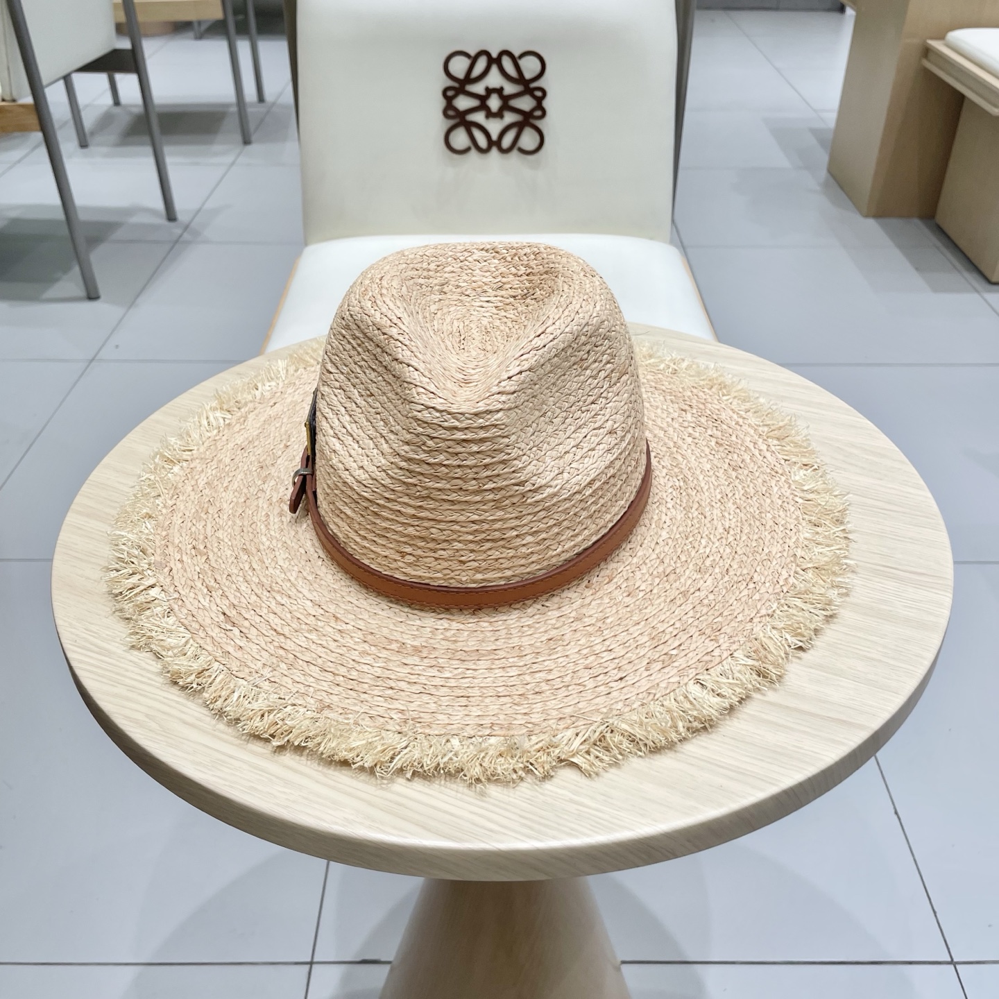  Prada普拉达拉菲草帽，礼帽，佩戴防风绳 轻盈百搭，头围57cm