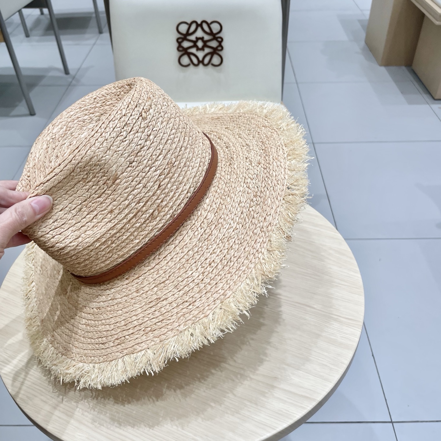  Prada普拉达拉菲草帽，礼帽，佩戴防风绳 轻盈百搭，头围57cm