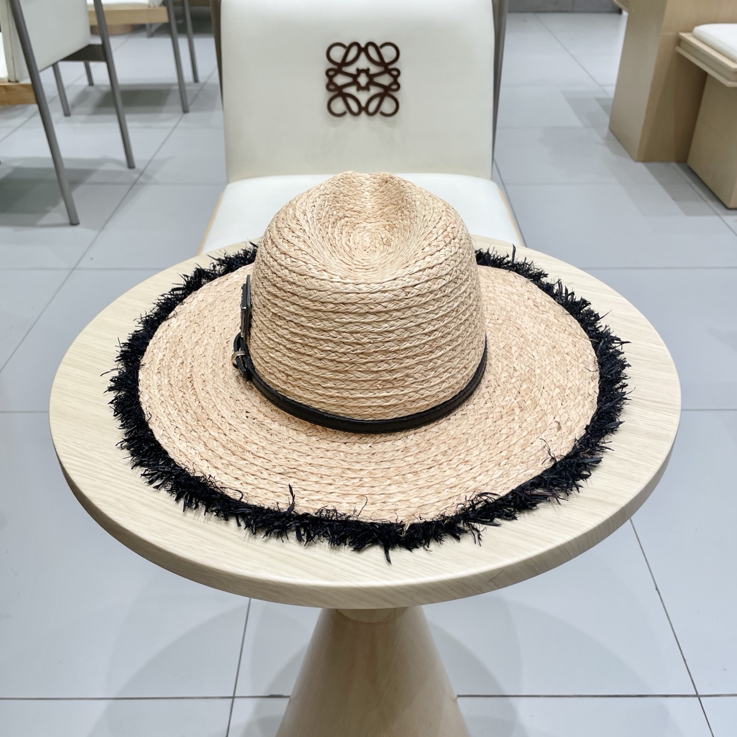  Prada普拉达拉菲草帽，礼帽，佩戴防风绳 轻盈百搭，头围57cm