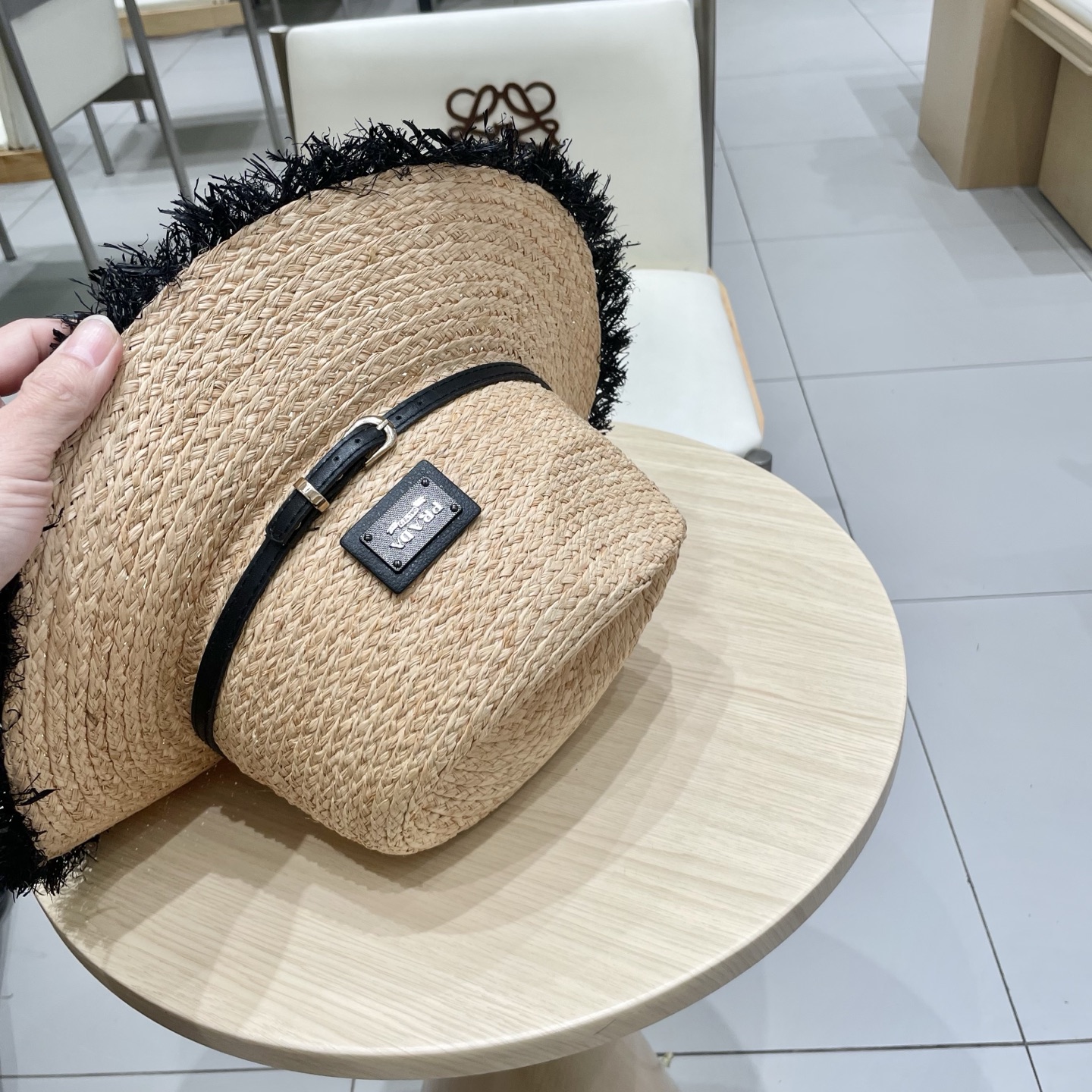  Prada普拉达拉菲草帽，礼帽，佩戴防风绳 轻盈百搭，头围57cm