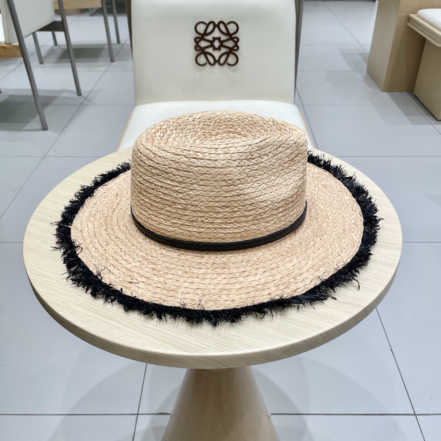  Prada普拉达拉菲草帽，礼帽，佩戴防风绳 轻盈百搭，头围57cm