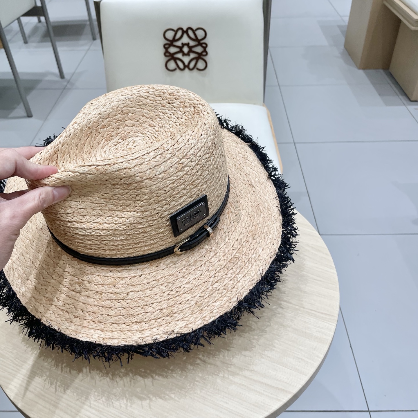  Prada普拉达拉菲草帽，礼帽，佩戴防风绳 轻盈百搭，头围57cm