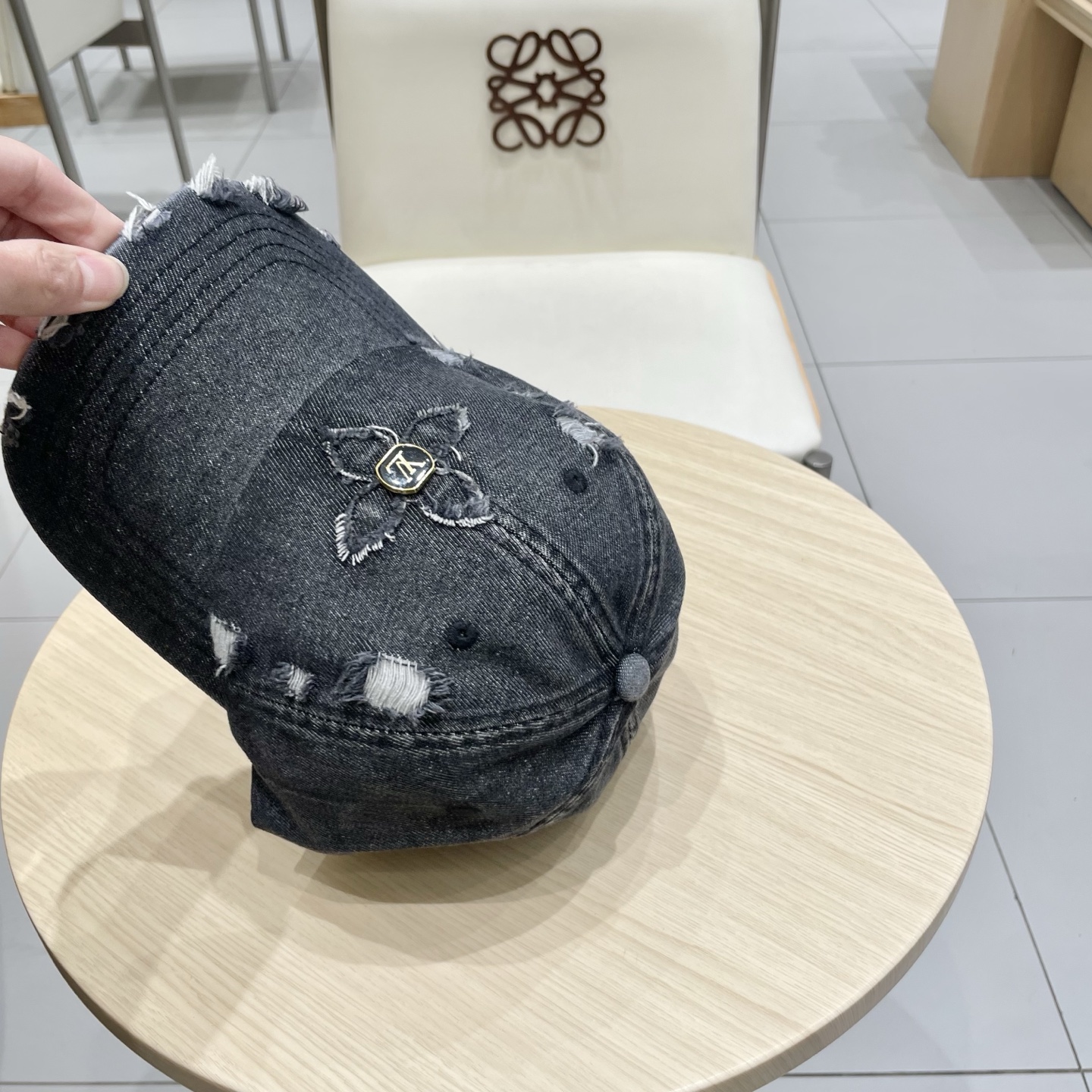 🧢路易威登lv棒球帽 LouisVuitton😍新款重工打造♥️高端大气，百搭款🤗男女通用！