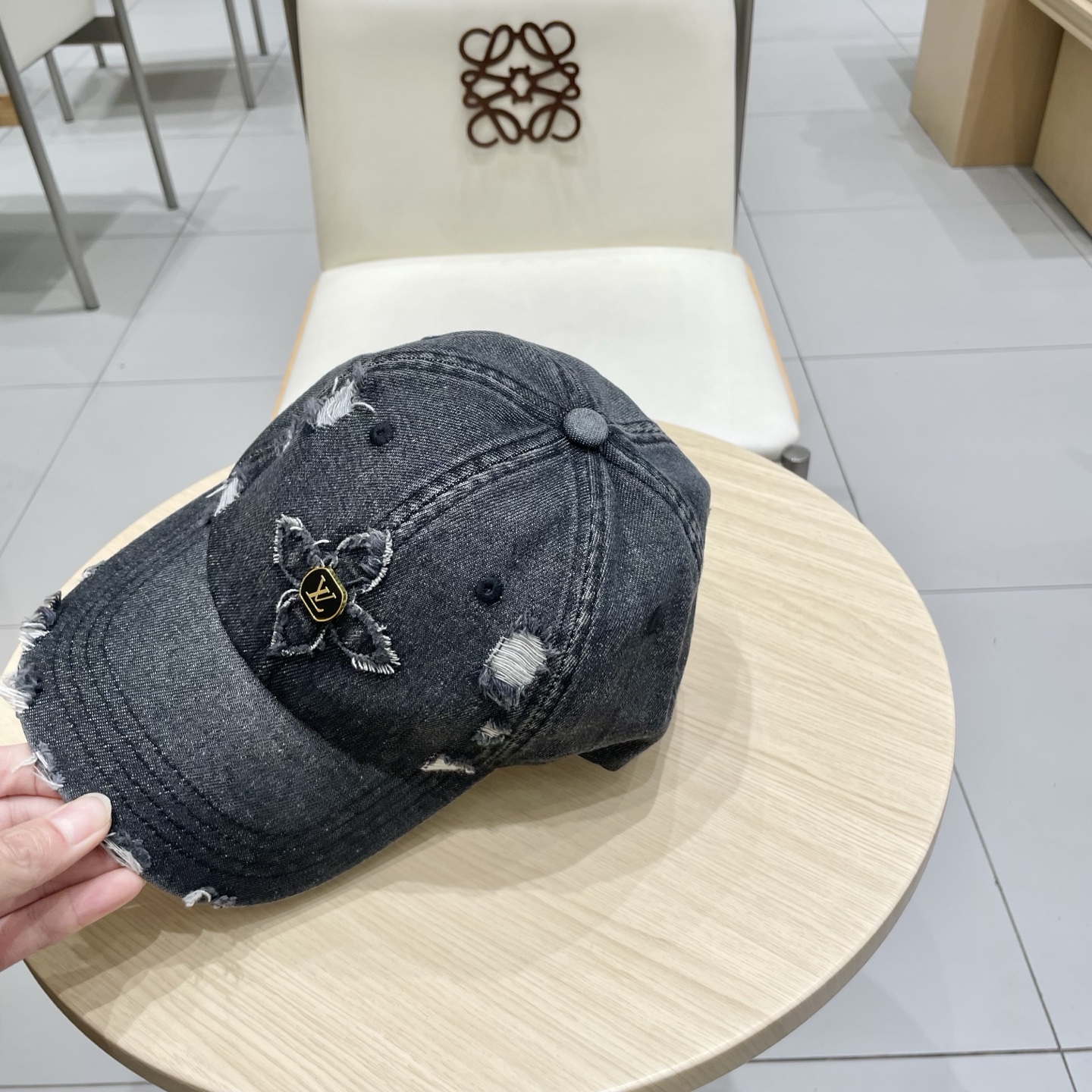 🧢路易威登lv棒球帽 LouisVuitton😍新款重工打造♥️高端大气，百搭款🤗男女通用！