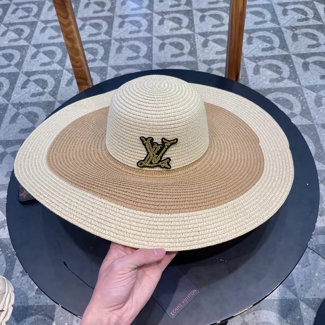  LV 路易威登2025新款草编遮阳大帽檐草帽🤩沙滩风格，简约大方，百搭单品～外出首选，新款帽型超美腻，