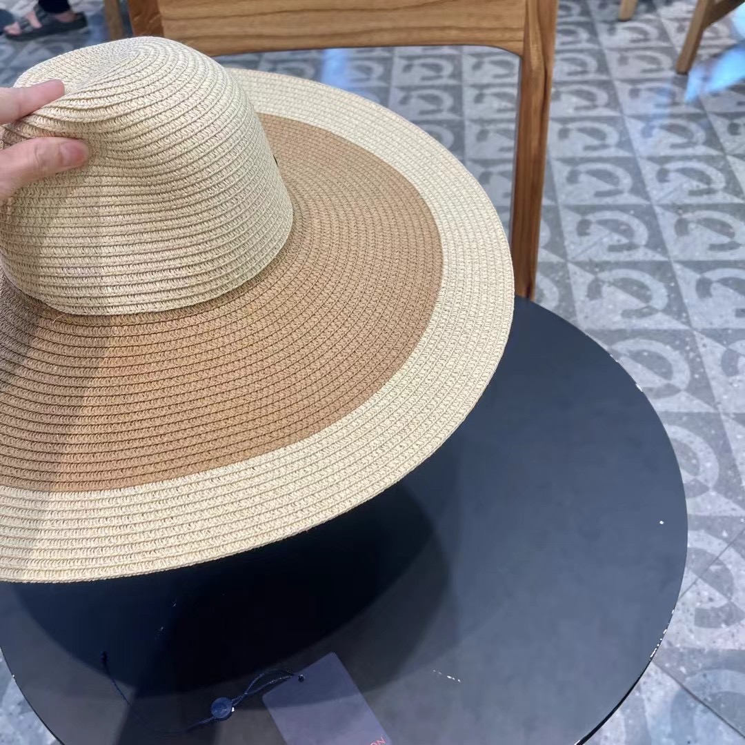  LV 路易威登2025新款草编遮阳大帽檐草帽🤩沙滩风格，简约大方，百搭单品～外出首选，新款帽型超美腻，