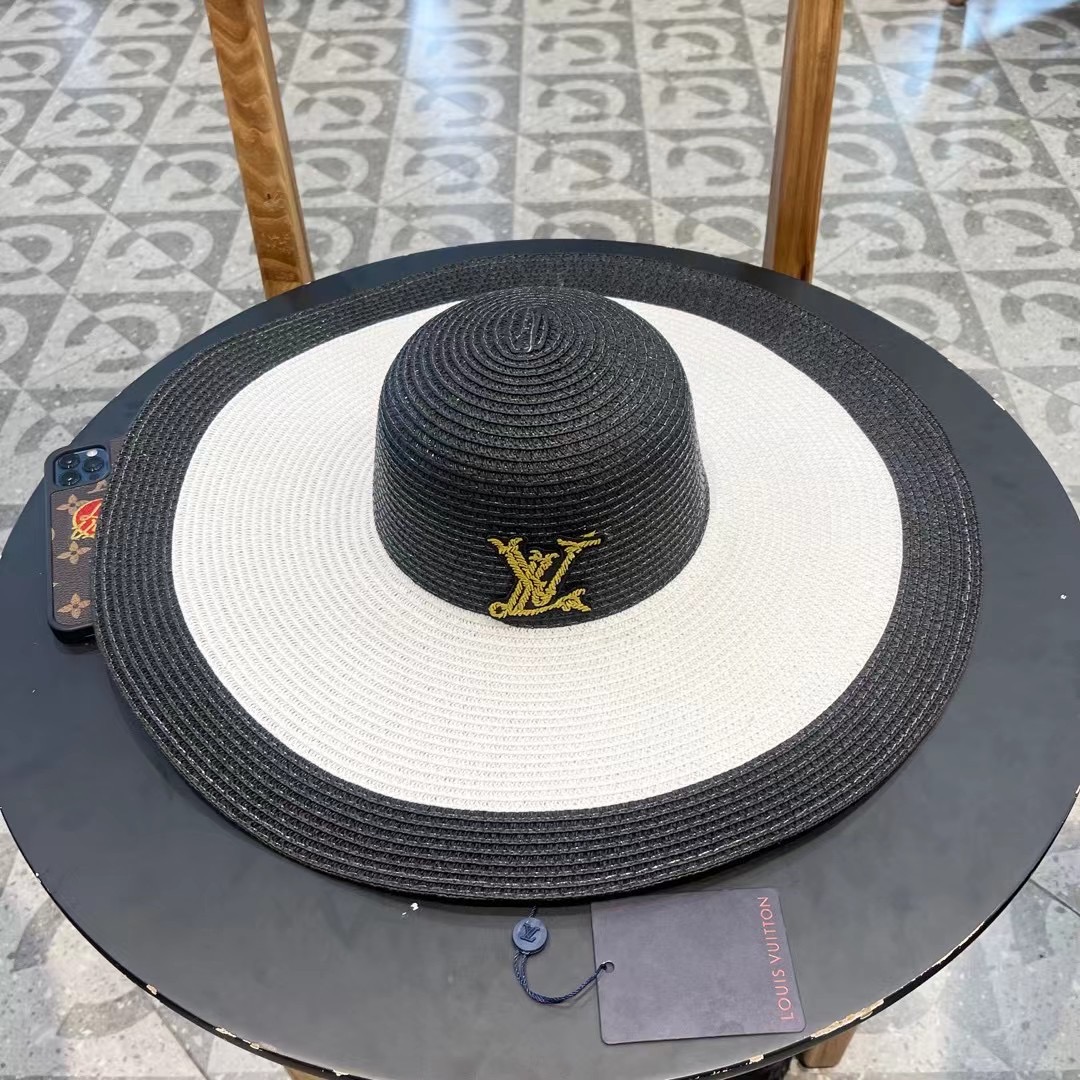  LV 路易威登2025新款草编遮阳大帽檐草帽🤩沙滩风格，简约大方，百搭单品～外出首选，新款帽型超美腻，