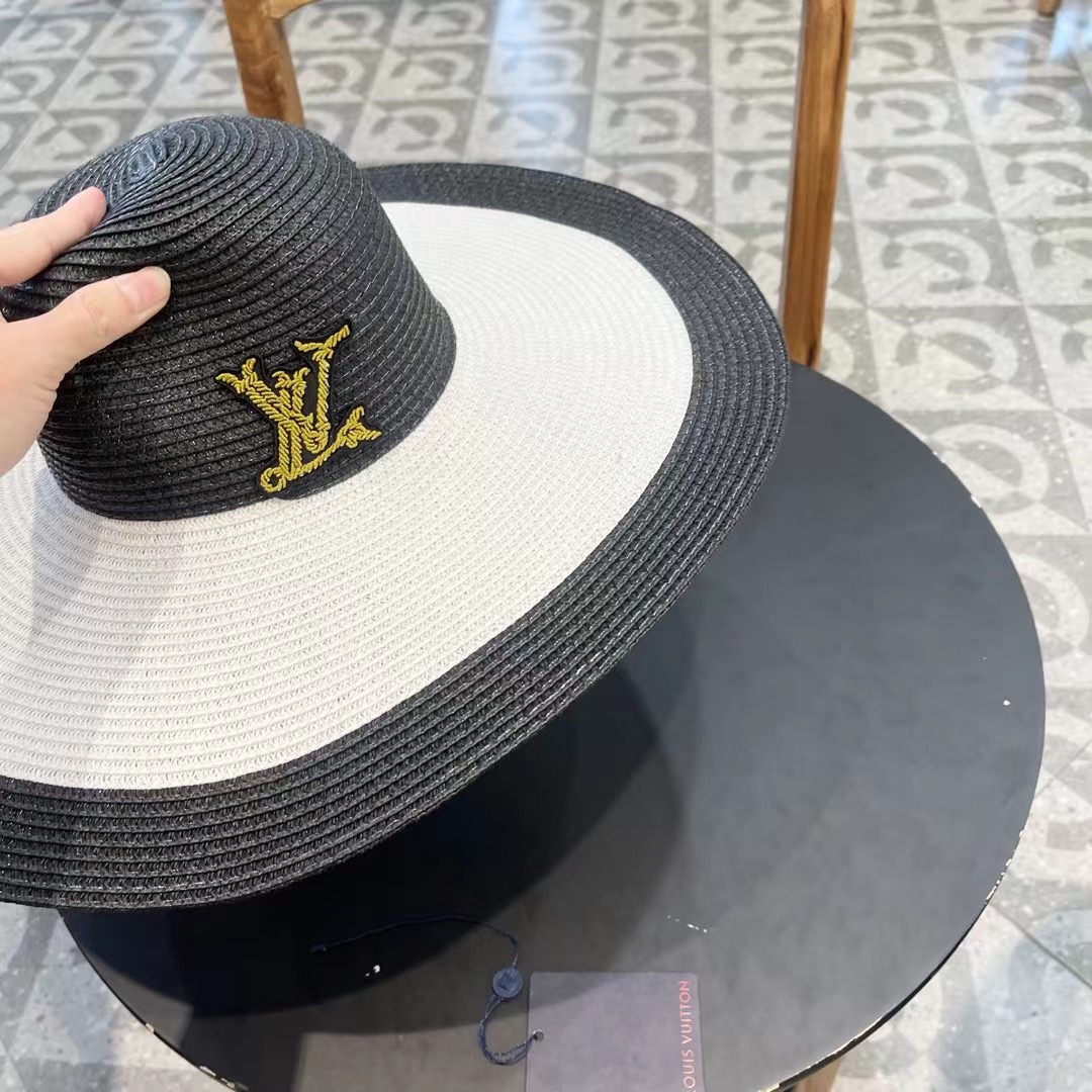  LV 路易威登2025新款草编遮阳大帽檐草帽🤩沙滩风格，简约大方，百搭单品～外出首选，新款帽型超美腻，