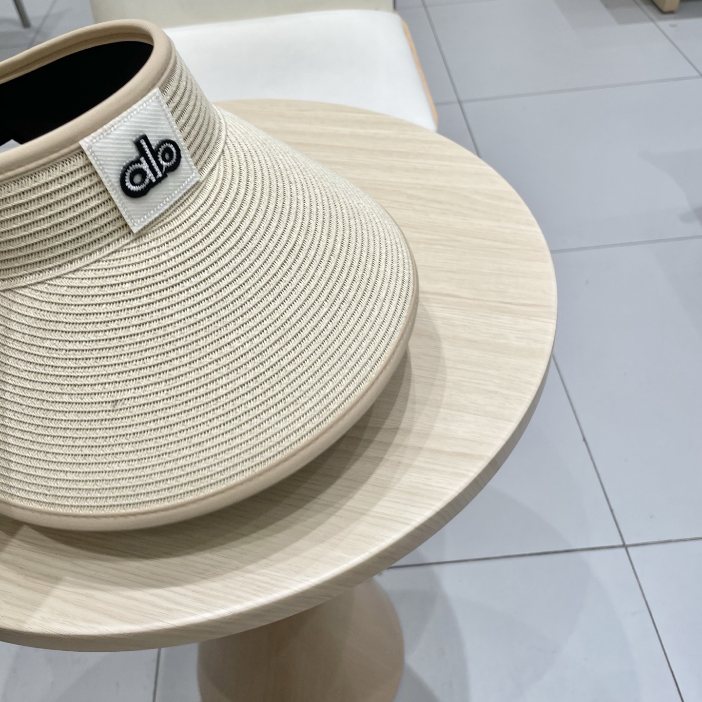  alo～新款空顶帽，小仙女🧚空顶帽
洋气十足出门妥妥哒！
夏日必备单品！