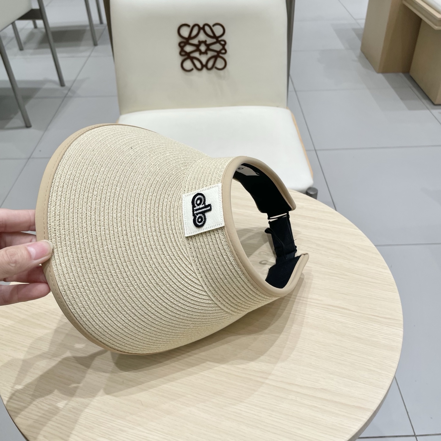  alo～新款空顶帽，小仙女🧚空顶帽
洋气十足出门妥妥哒！
夏日必备单品！