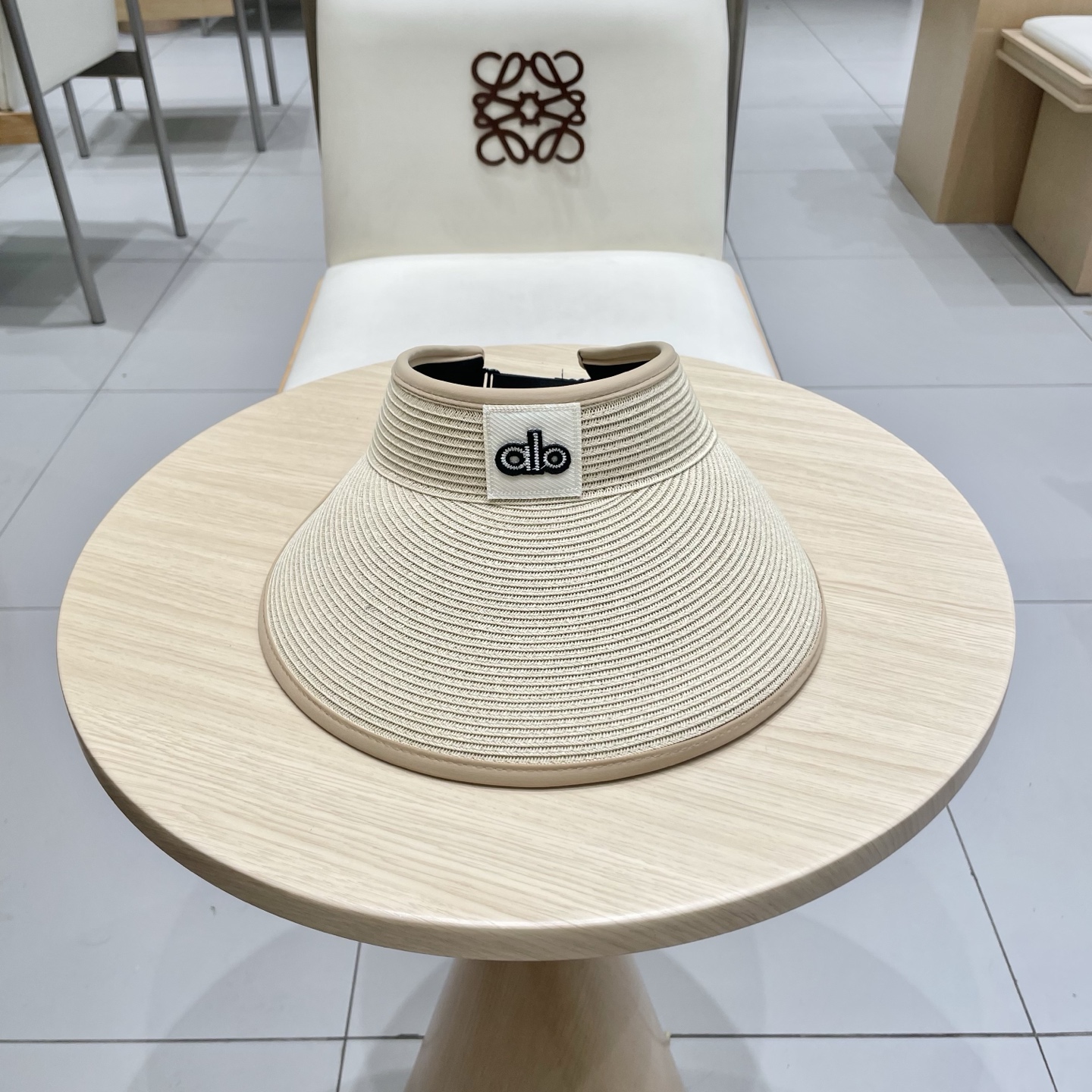  alo～新款空顶帽，小仙女🧚空顶帽
洋气十足出门妥妥哒！
夏日必备单品！