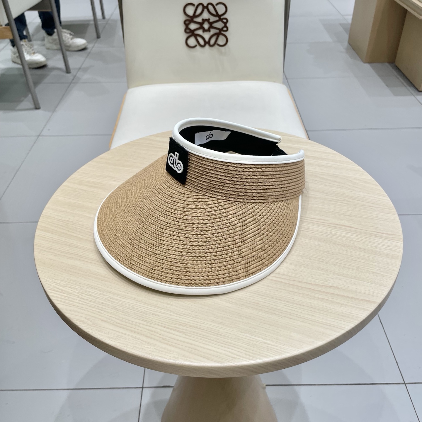  alo～新款空顶帽，小仙女🧚空顶帽
洋气十足出门妥妥哒！
夏日必备单品！