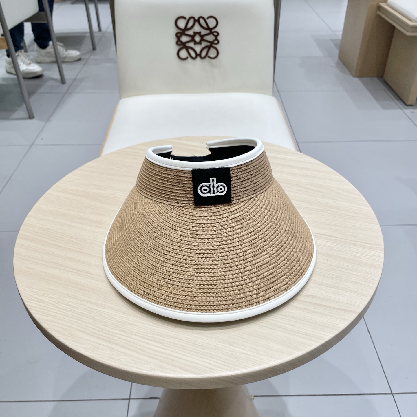  alo～新款空顶帽，小仙女🧚空顶帽
洋气十足出门妥妥哒！
夏日必备单品！