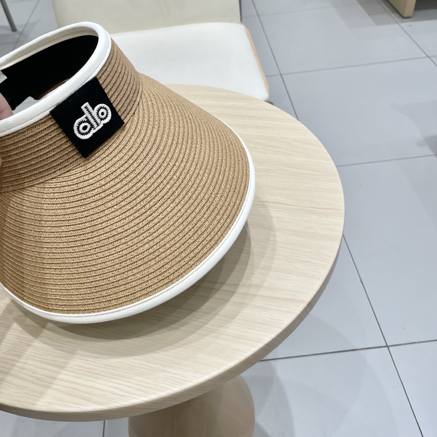  alo～新款空顶帽，小仙女🧚空顶帽
洋气十足出门妥妥哒！
夏日必备单品！