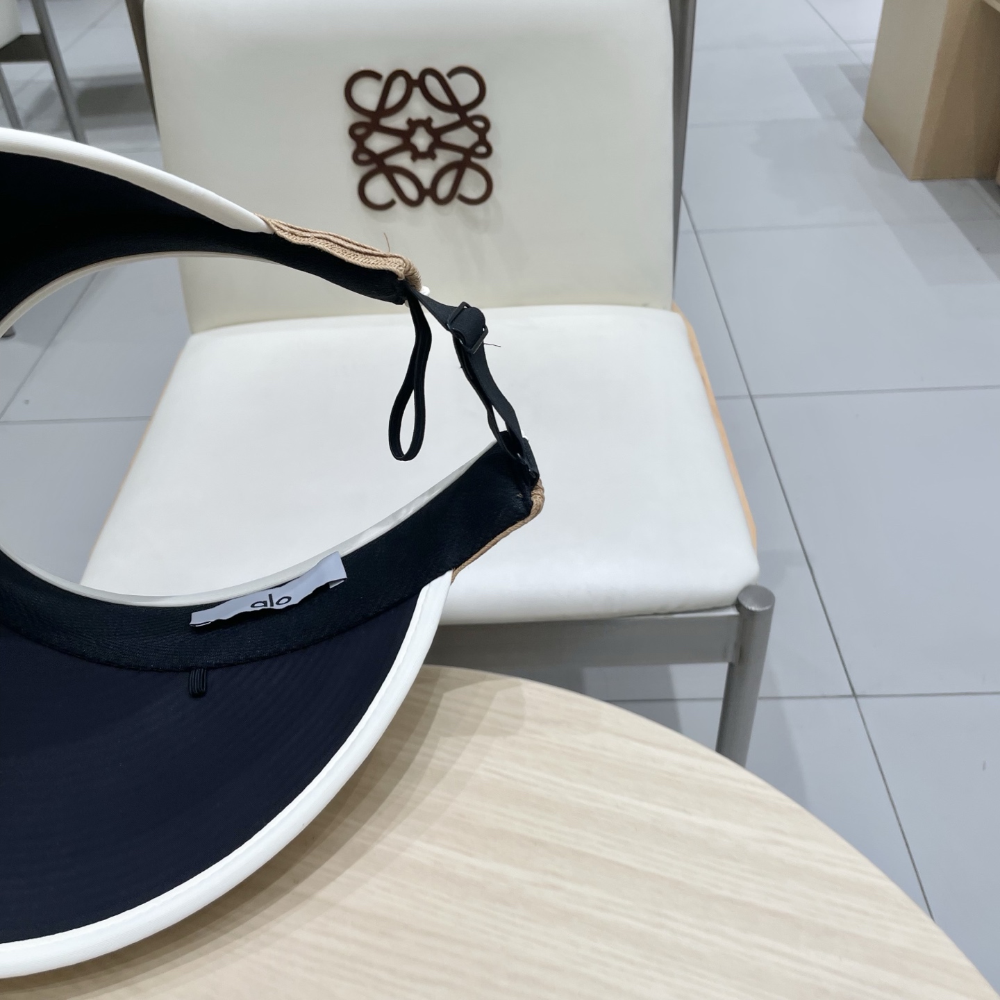  alo～新款空顶帽，小仙女🧚空顶帽
洋气十足出门妥妥哒！
夏日必备单品！