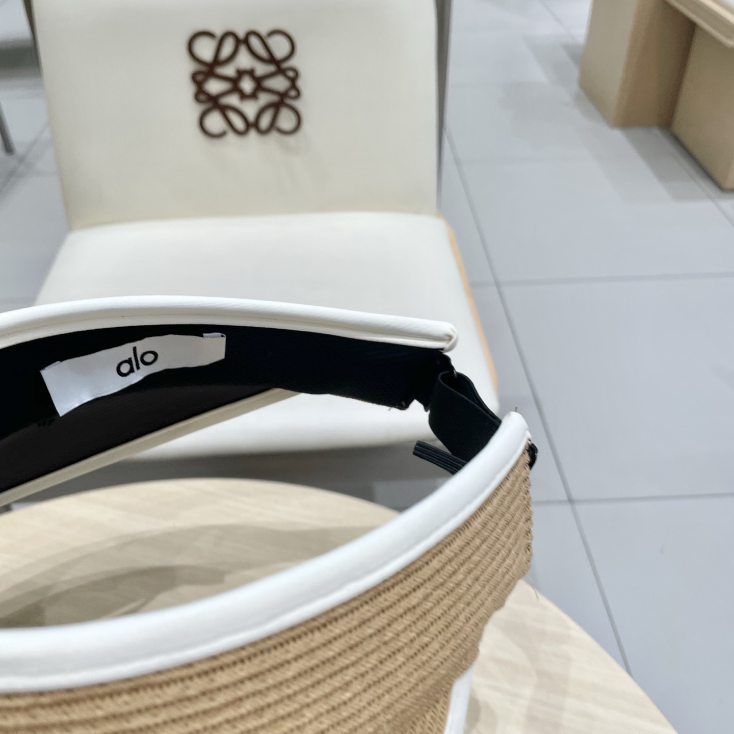  alo～新款空顶帽，小仙女🧚空顶帽
洋气十足出门妥妥哒！
夏日必备单品！