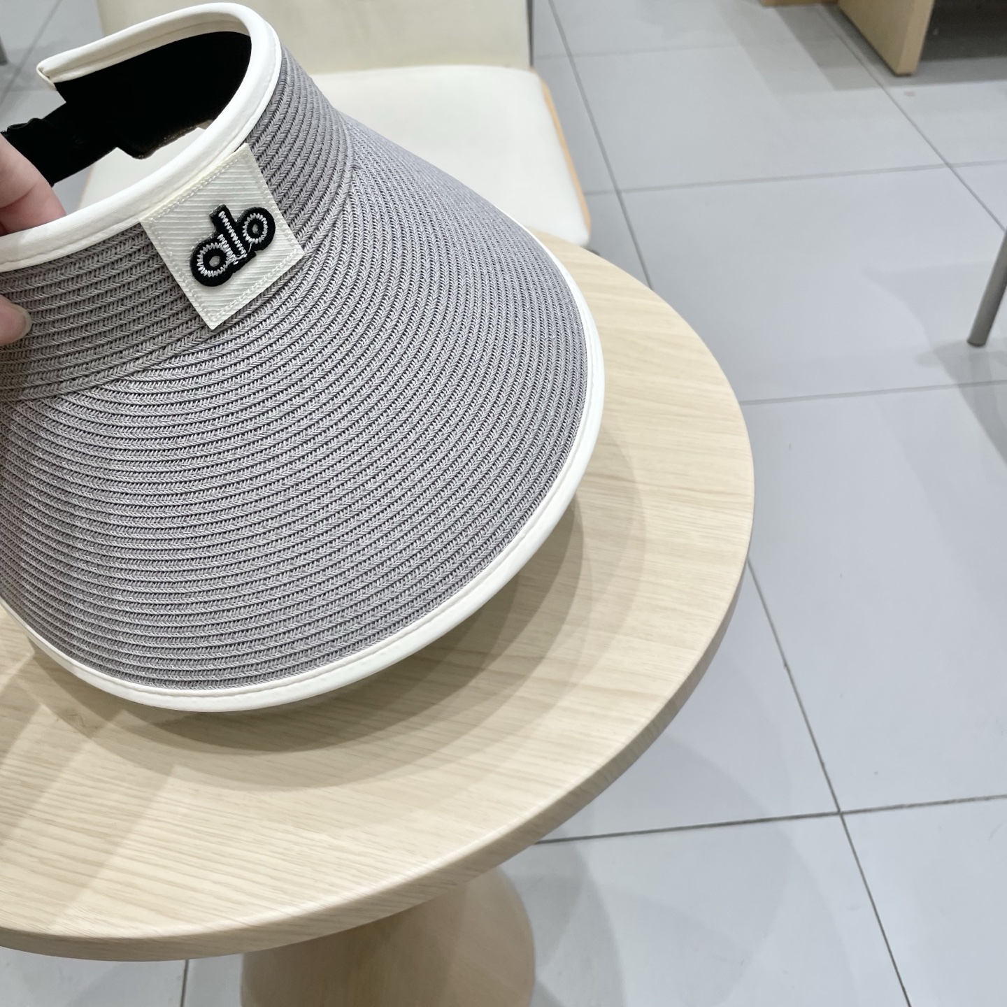  alo～新款空顶帽，小仙女🧚空顶帽
洋气十足出门妥妥哒！
夏日必备单品！