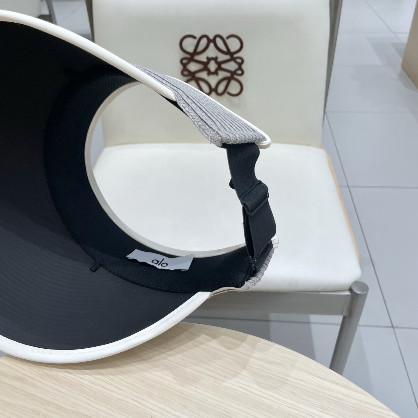  alo～新款空顶帽，小仙女🧚空顶帽
洋气十足出门妥妥哒！
夏日必备单品！