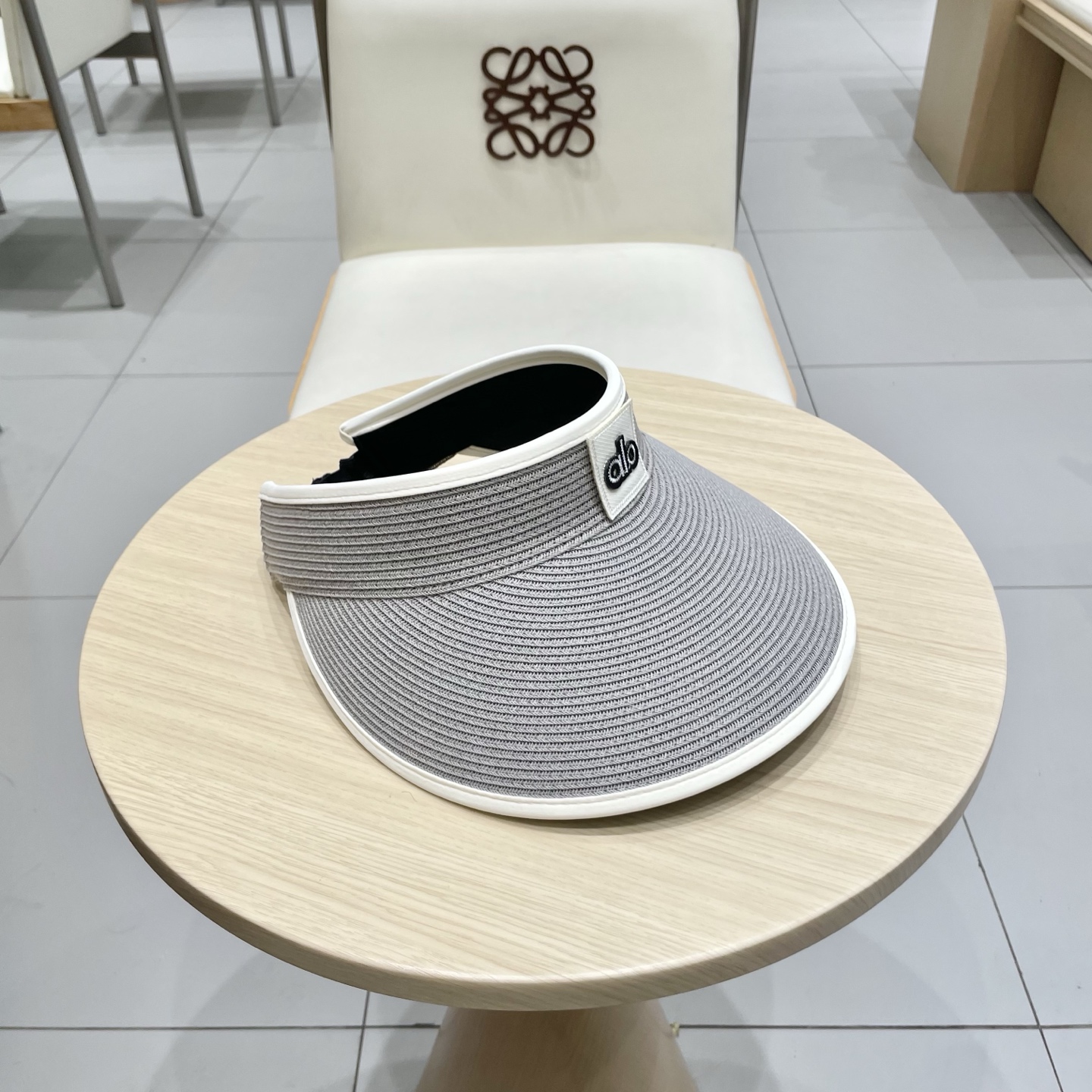  alo～新款空顶帽，小仙女🧚空顶帽
洋气十足出门妥妥哒！
夏日必备单品！