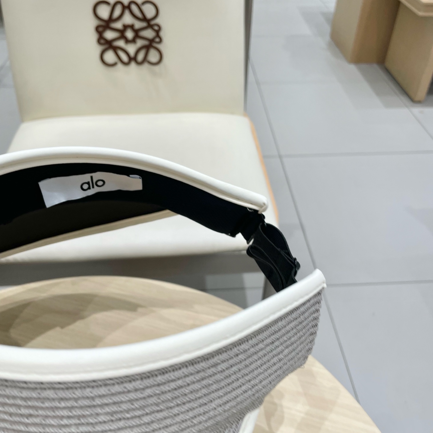  alo～新款空顶帽，小仙女🧚空顶帽
洋气十足出门妥妥哒！
夏日必备单品！