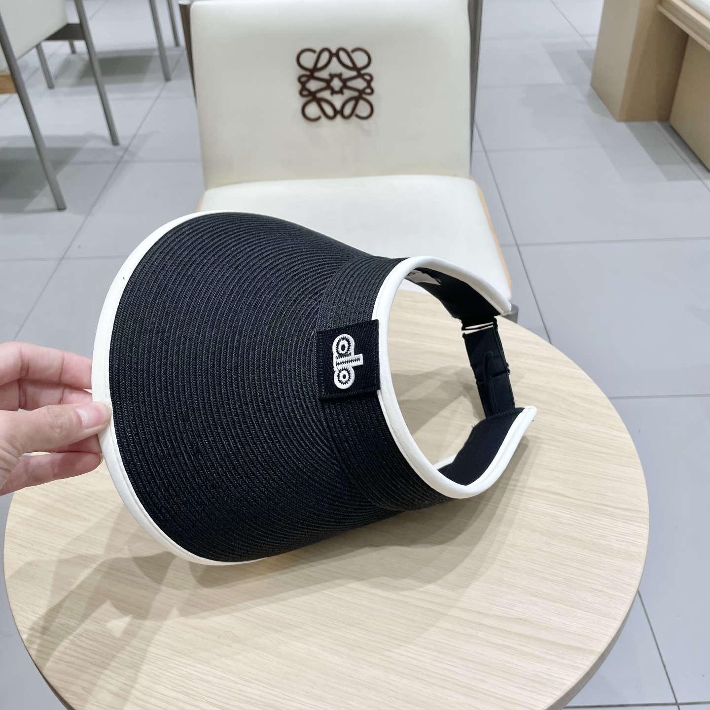  alo～新款空顶帽，小仙女🧚空顶帽
洋气十足出门妥妥哒！
夏日必备单品！