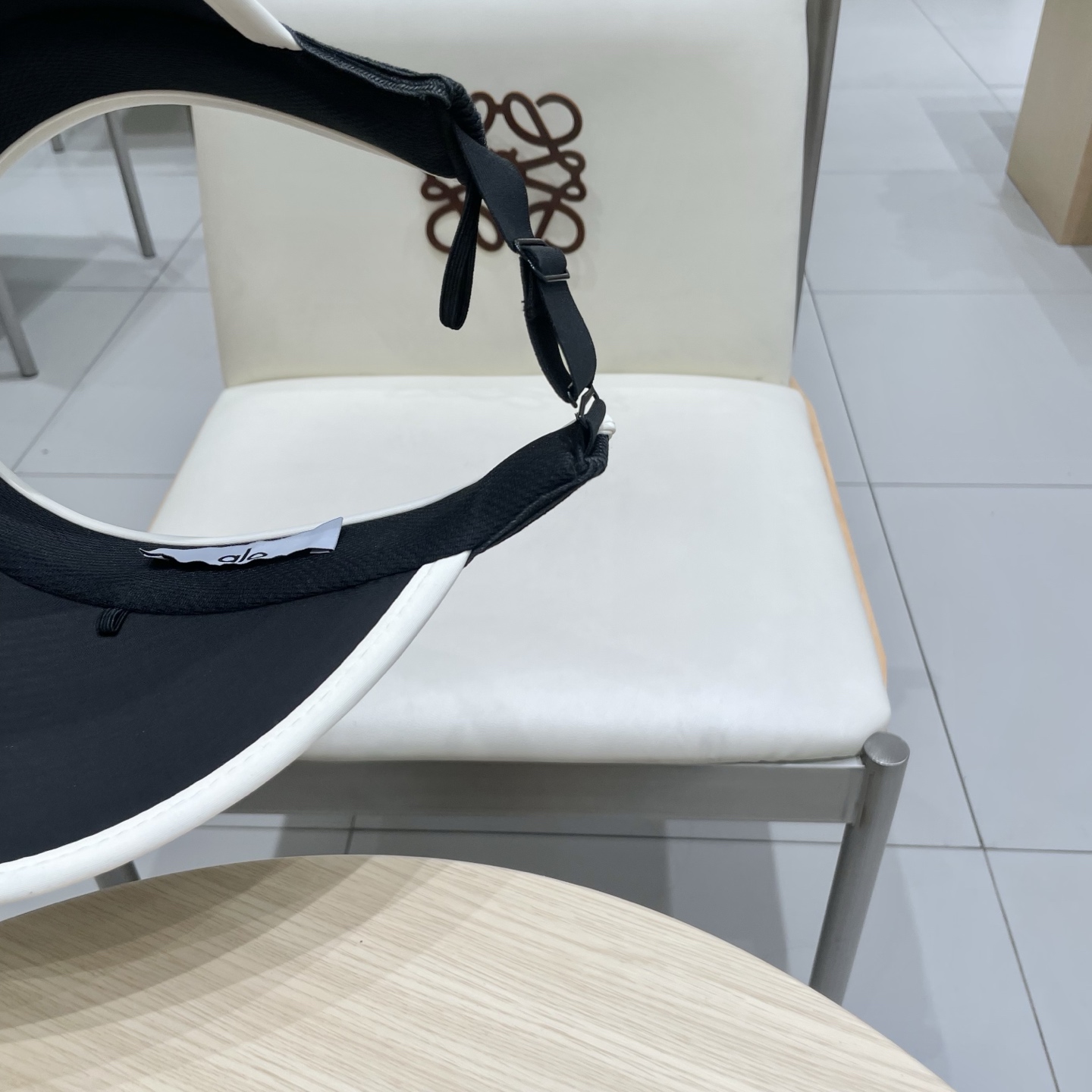  alo～新款空顶帽，小仙女🧚空顶帽
洋气十足出门妥妥哒！
夏日必备单品！