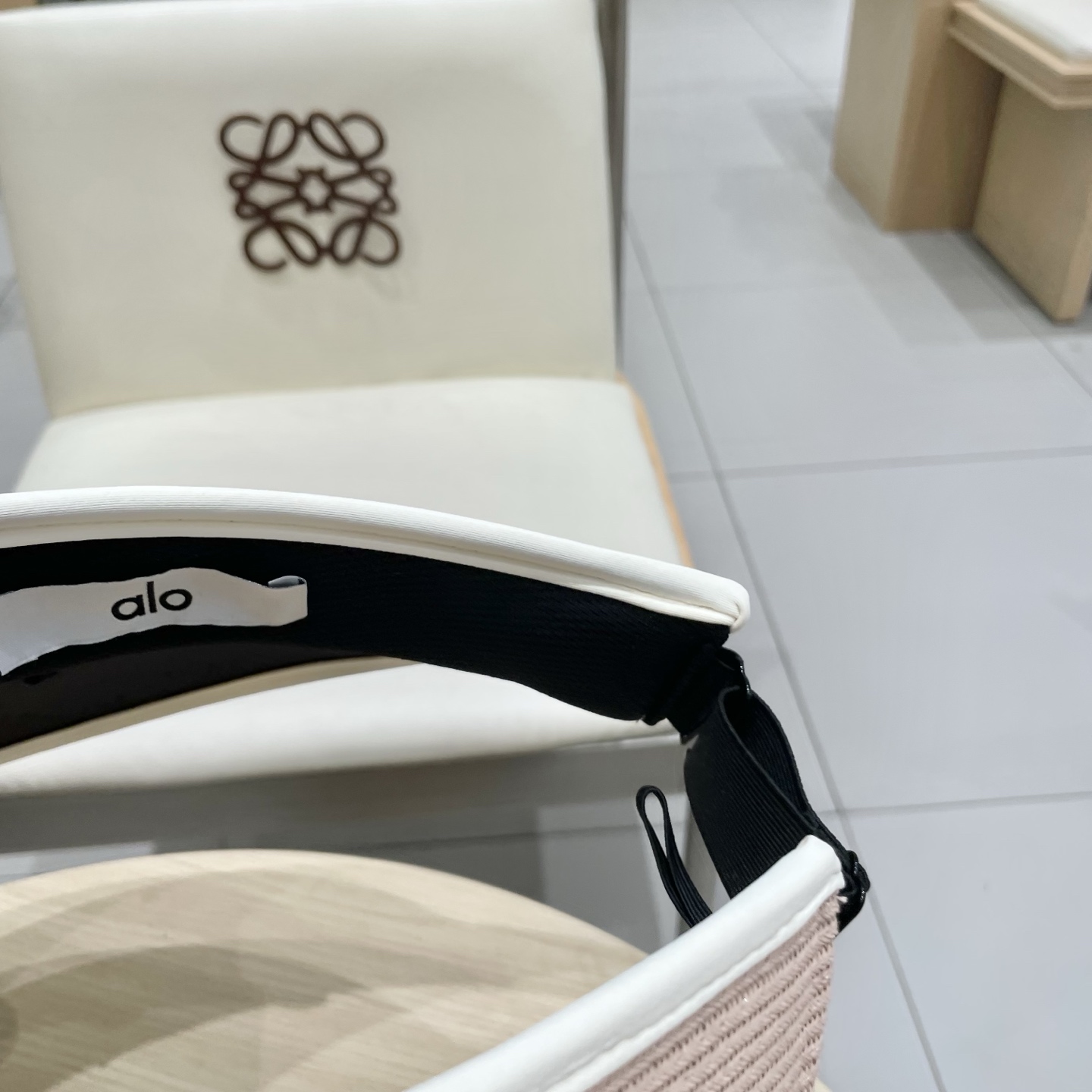  alo～新款空顶帽，小仙女🧚空顶帽
洋气十足出门妥妥哒！
夏日必备单品！