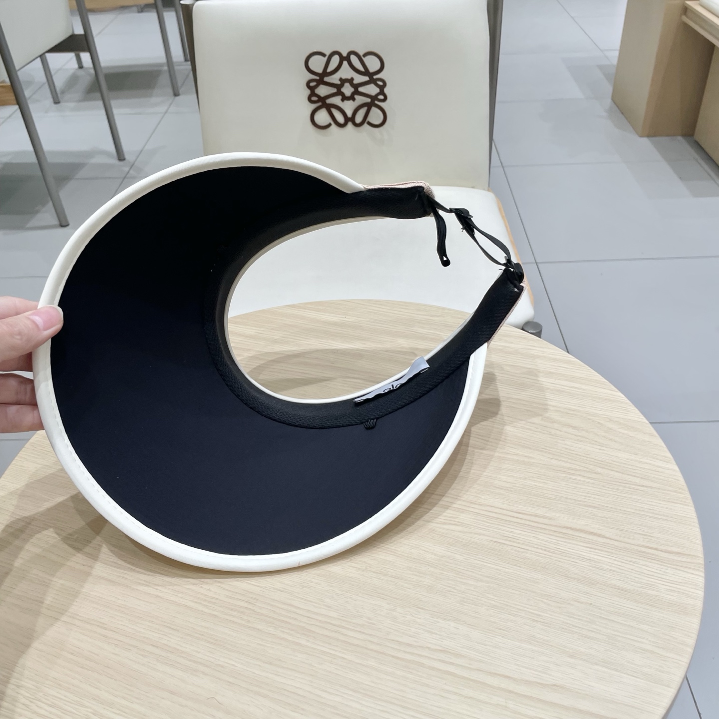  alo～新款空顶帽，小仙女🧚空顶帽
洋气十足出门妥妥哒！
夏日必备单品！