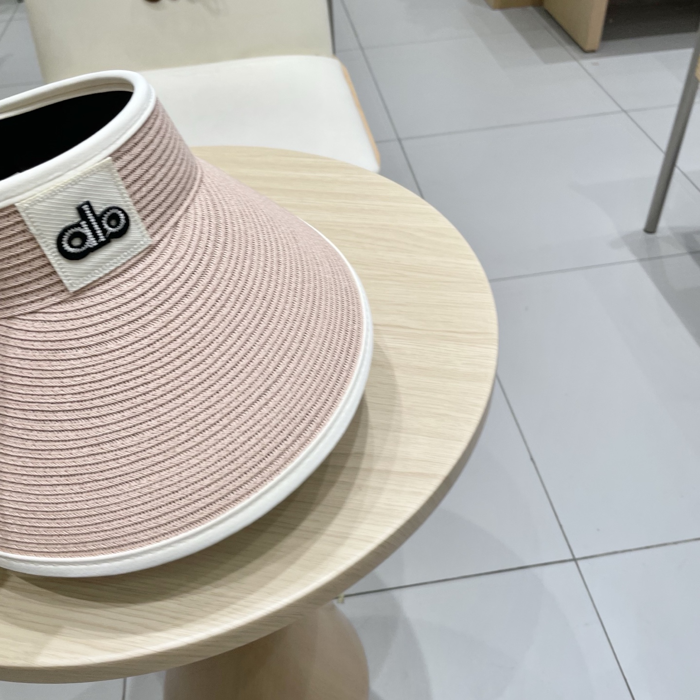  alo～新款空顶帽，小仙女🧚空顶帽
洋气十足出门妥妥哒！
夏日必备单品！