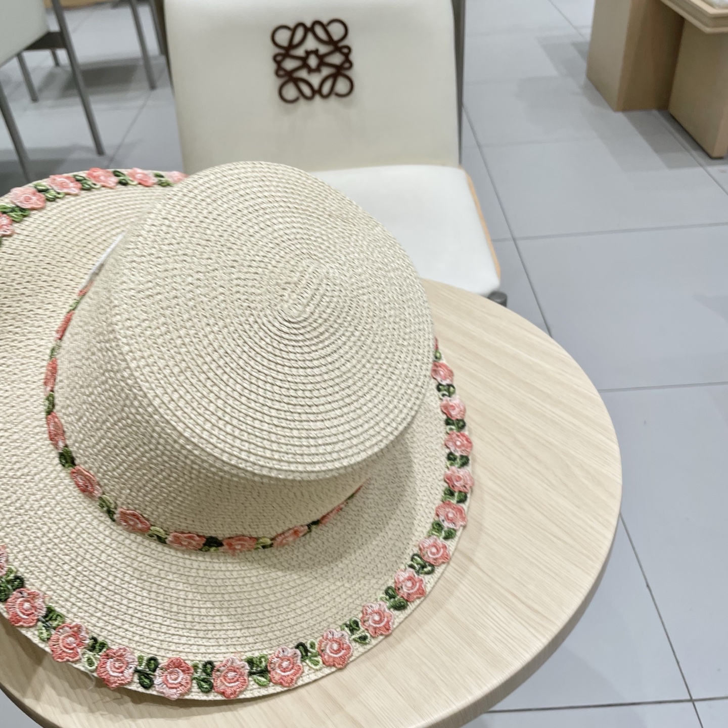 🧢路易威登LouisVuitton田园风小清新花朵编织草帽平顶太阳帽2025大檐遮阳海边度假防晒帽