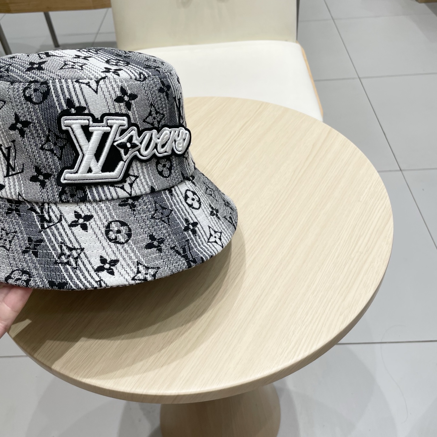  LV 路易威登新款渔夫帽，头围57cm