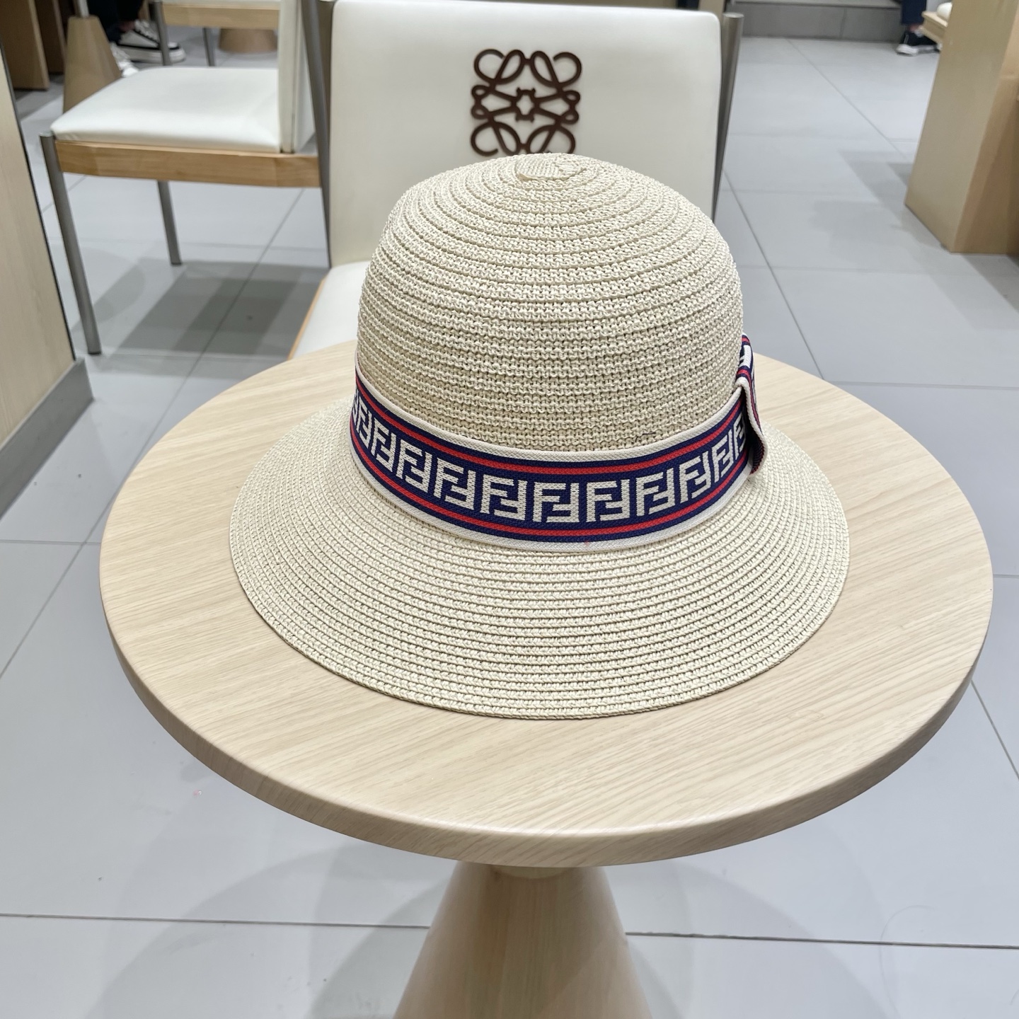  芬迪新款拼色草帽，名媛必备，头围57cm