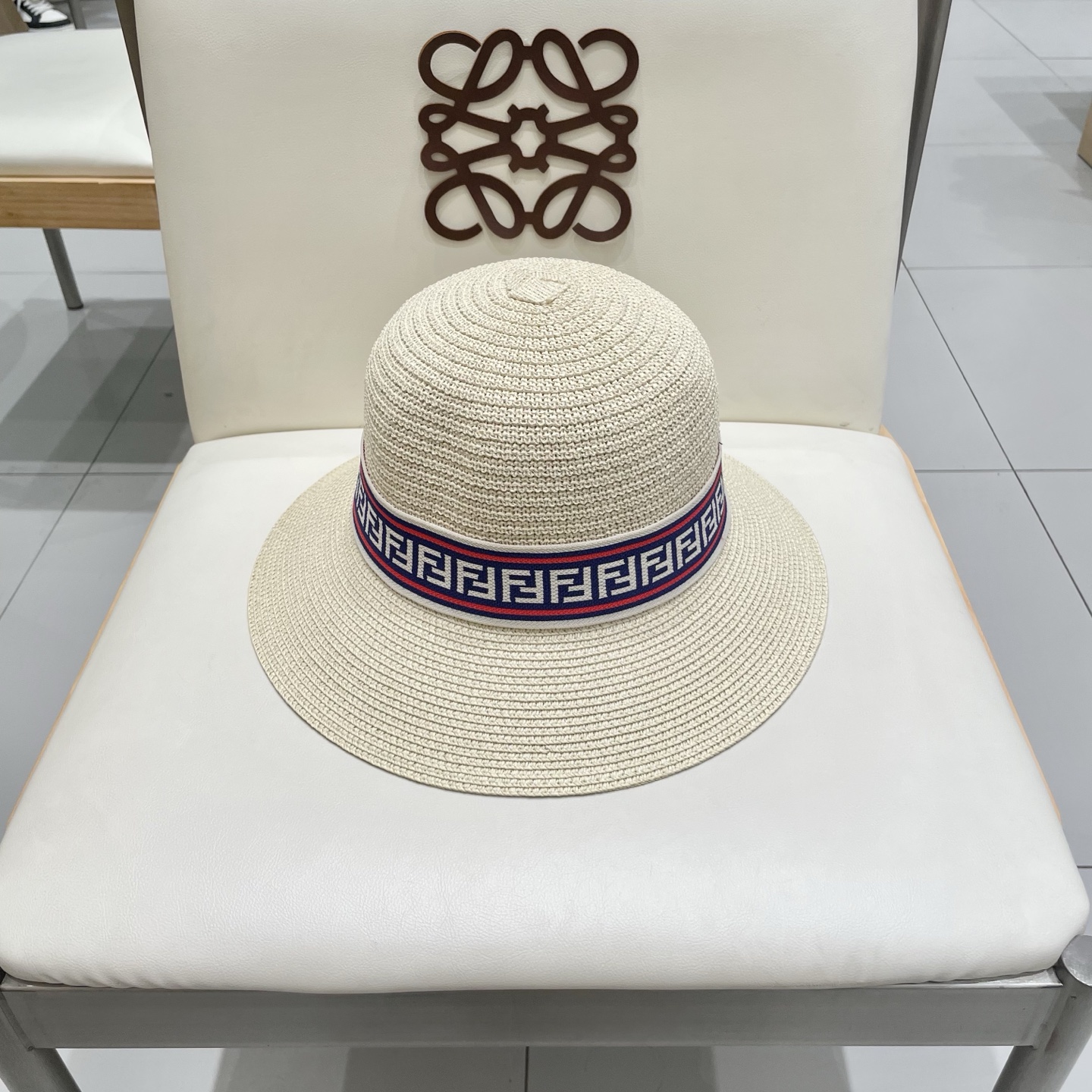  芬迪新款拼色草帽，名媛必备，头围57cm