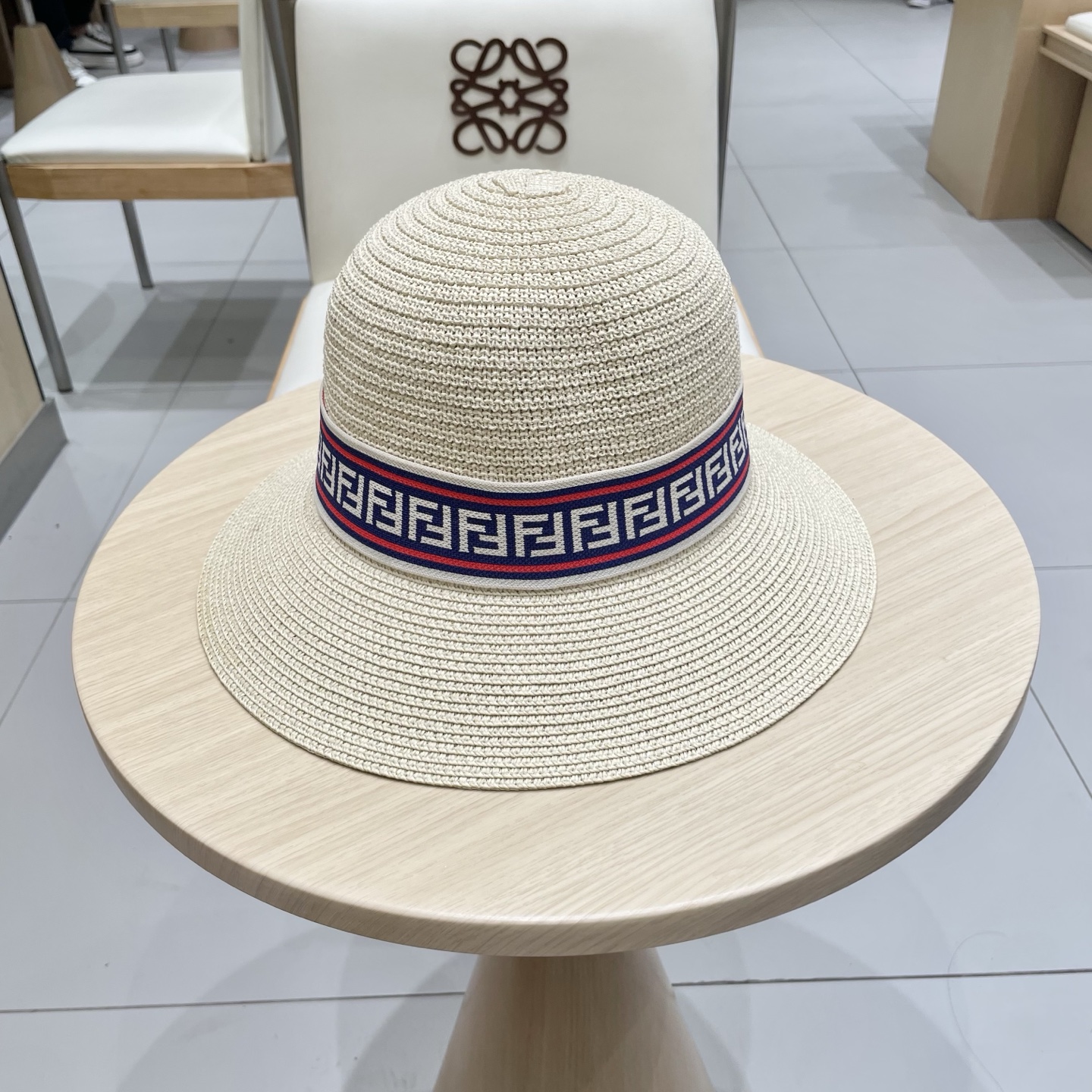  芬迪新款拼色草帽，名媛必备，头围57cm