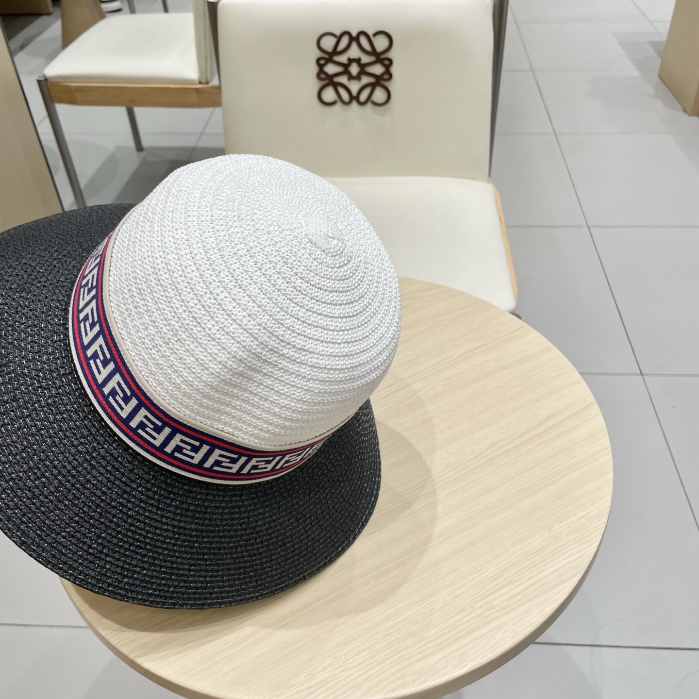  芬迪新款拼色草帽，名媛必备，头围57cm