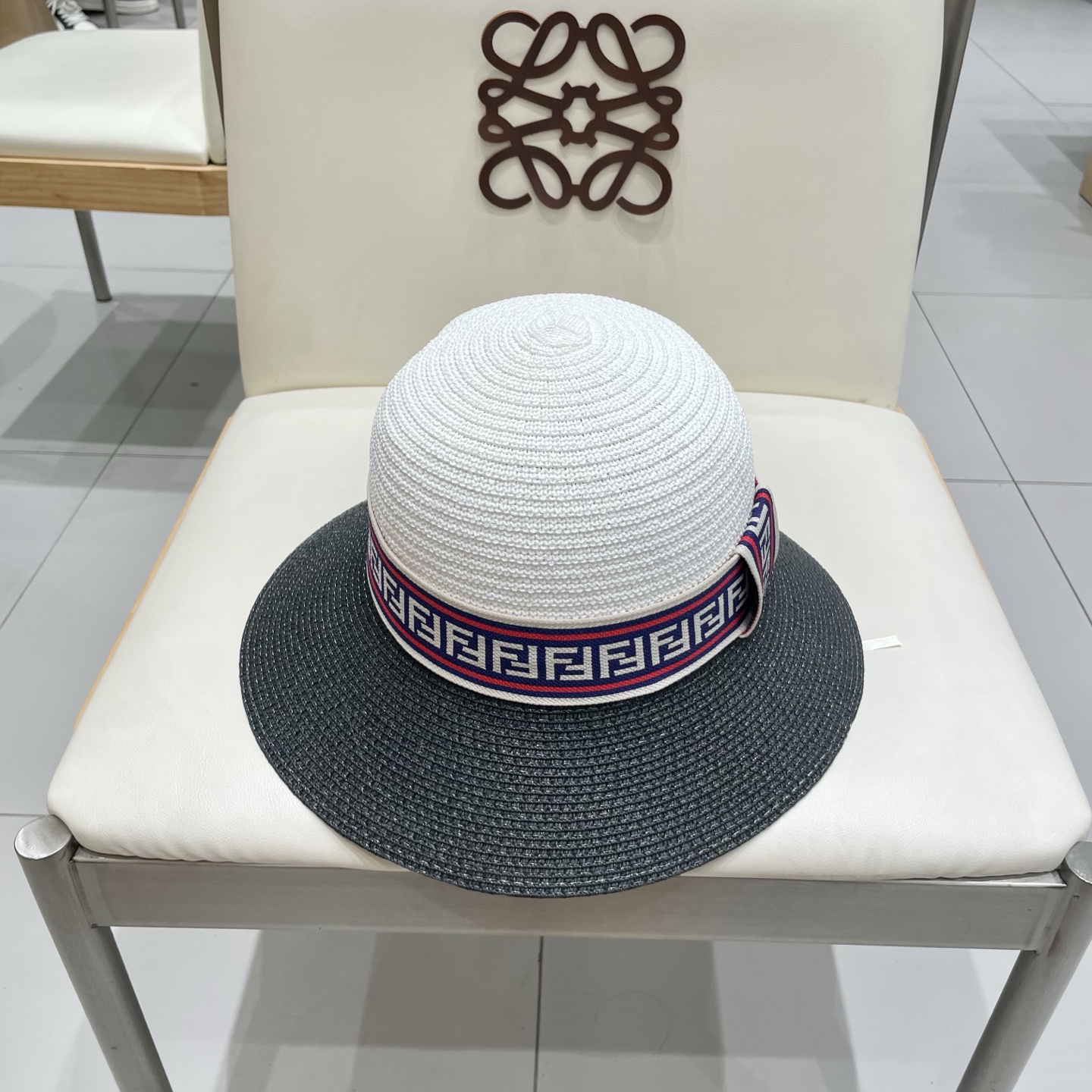  芬迪新款拼色草帽，名媛必备，头围57cm